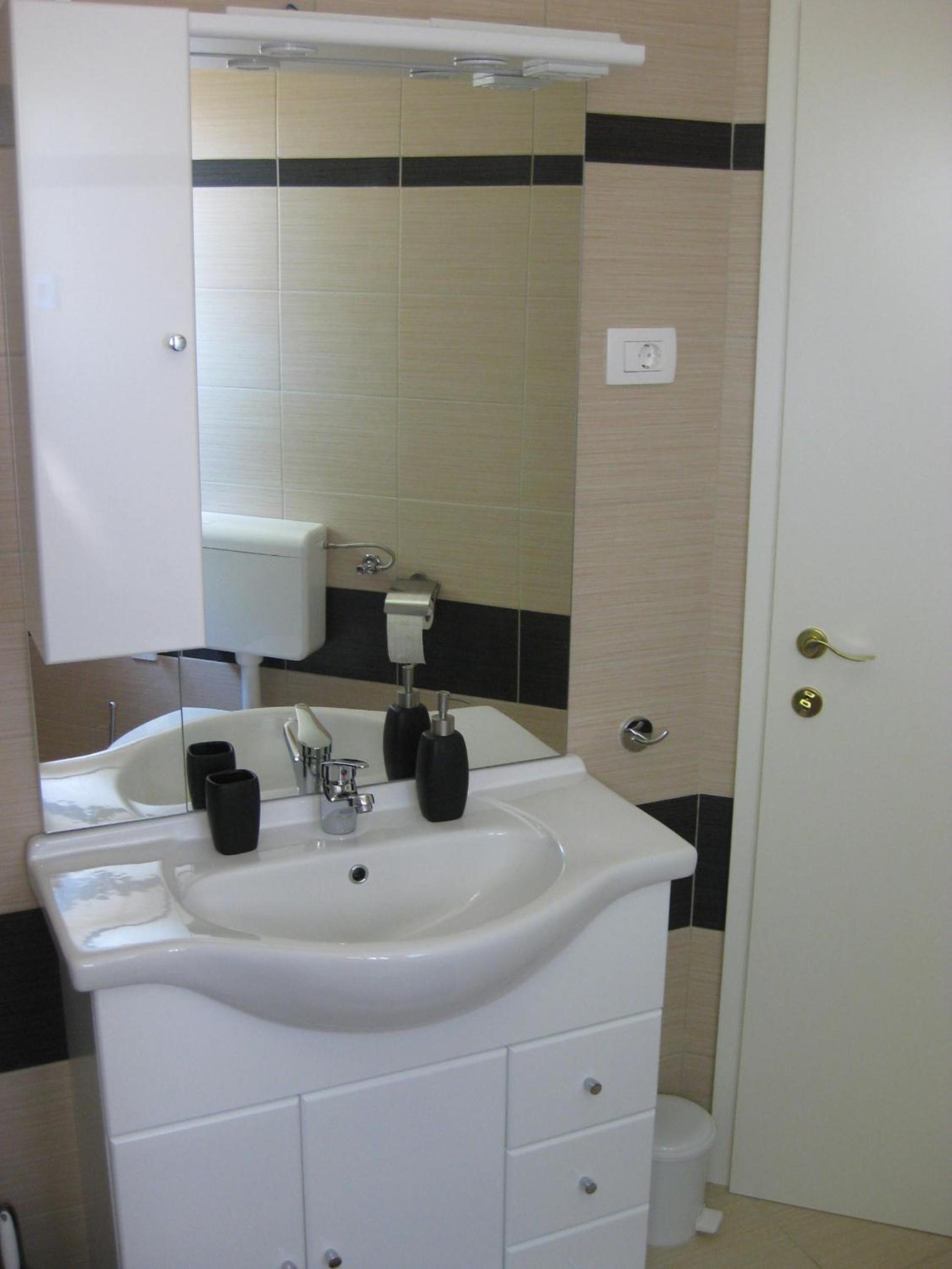 Studio Apartment - Photo 3