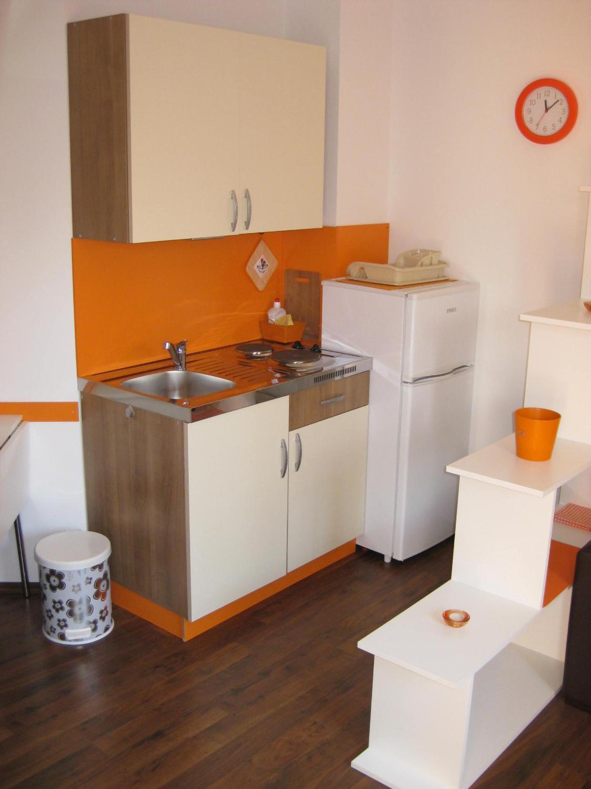 Studio Apartment - Photo 14