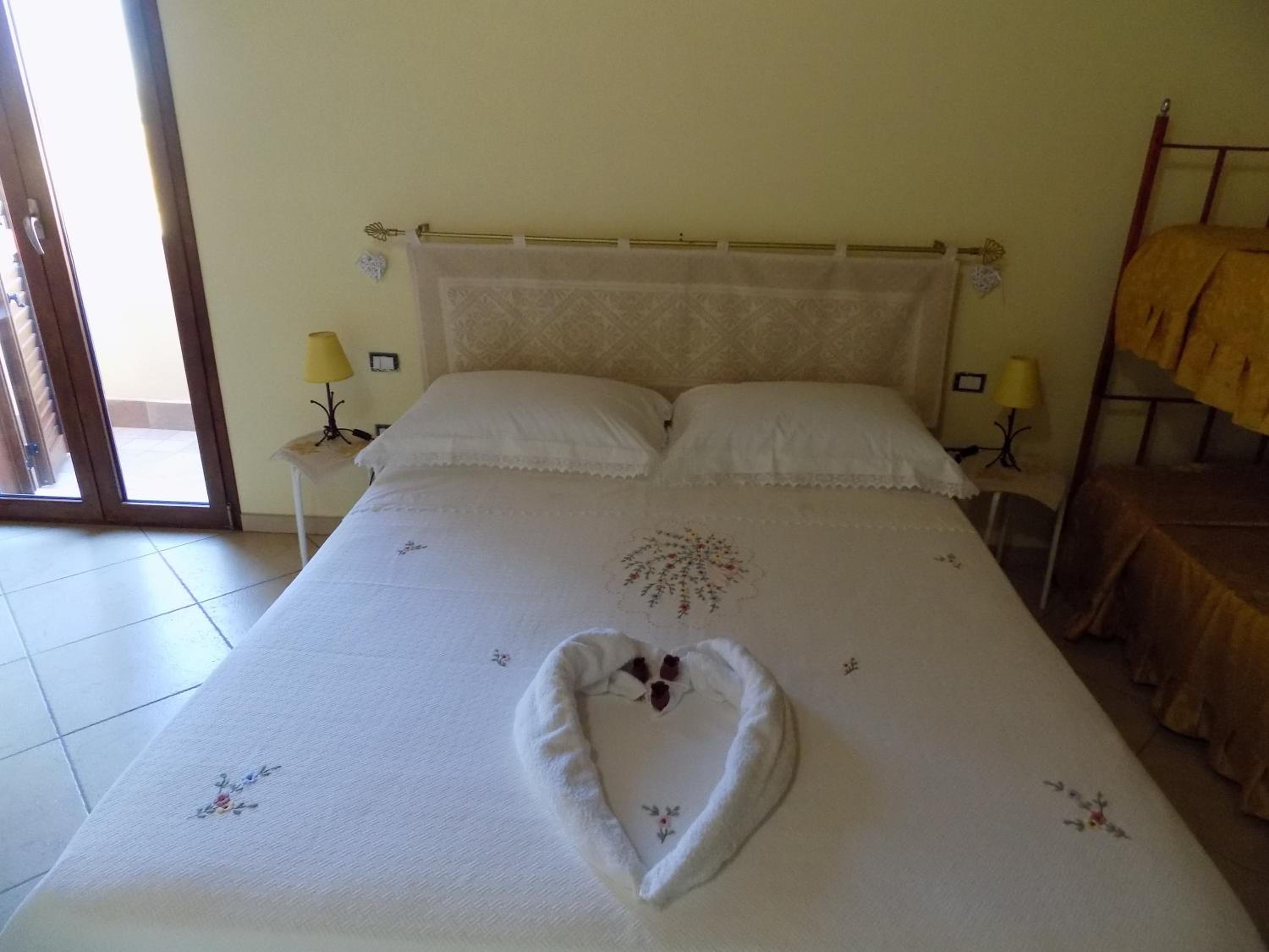 Double or Twin Room - Photo 1