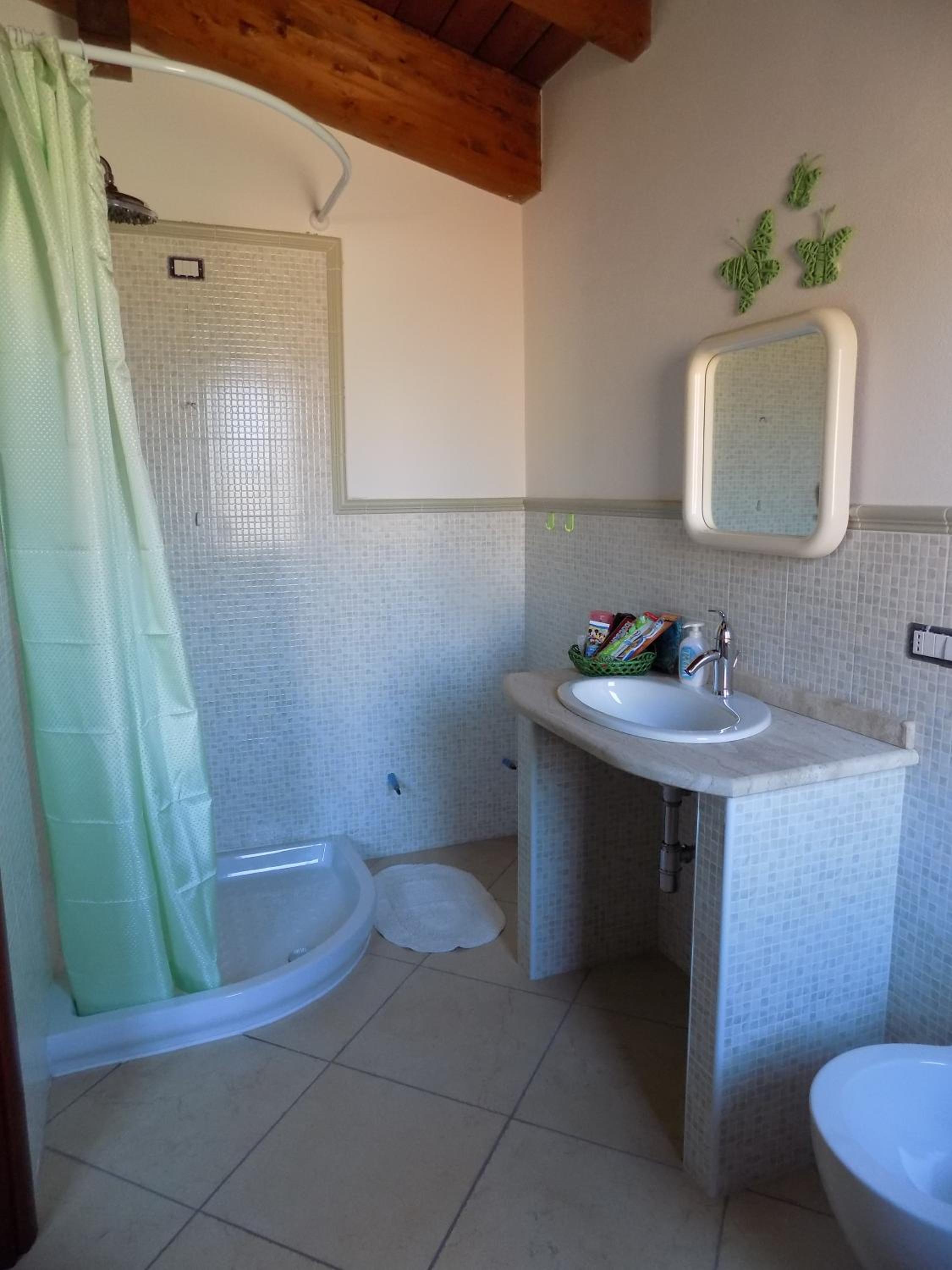 Double or Twin Room - Photo 15