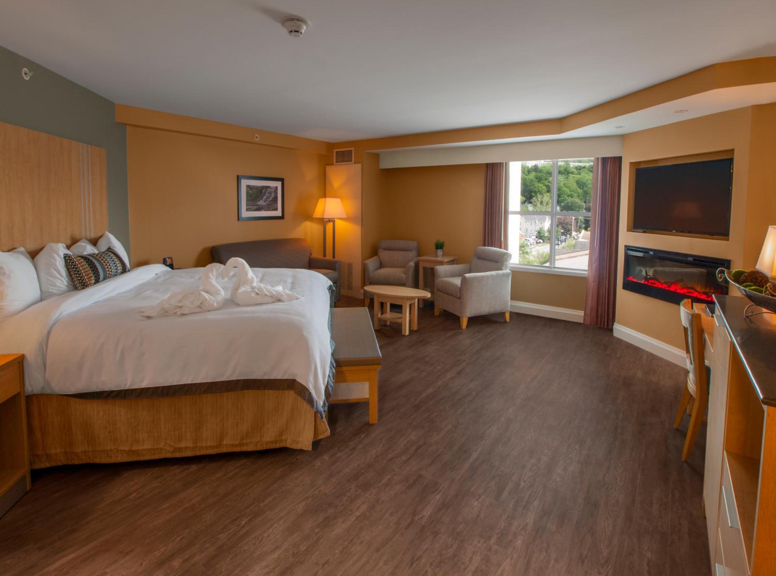 Superior King Room - Photo 3