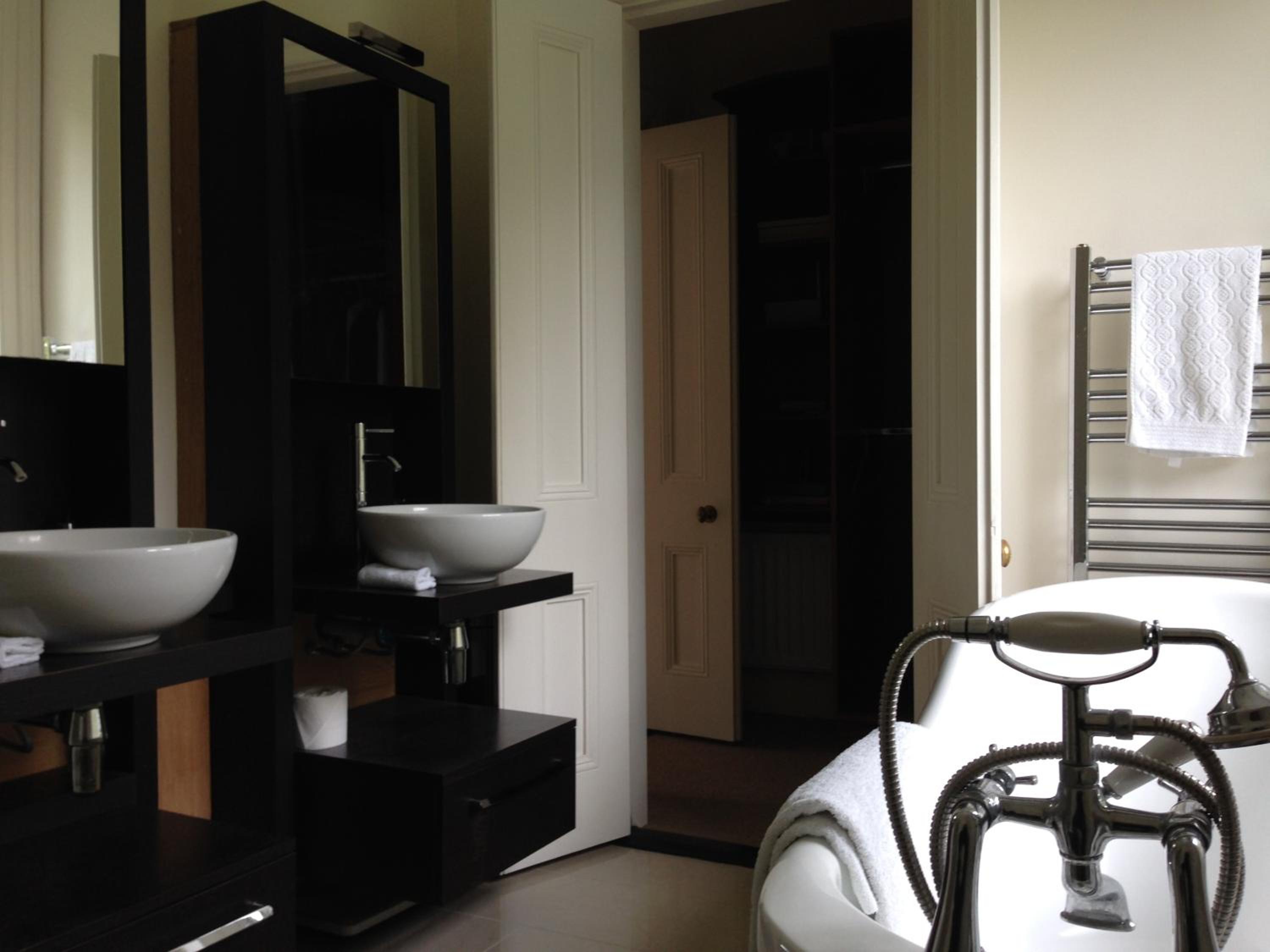 Suite with Garden View - Photo 23