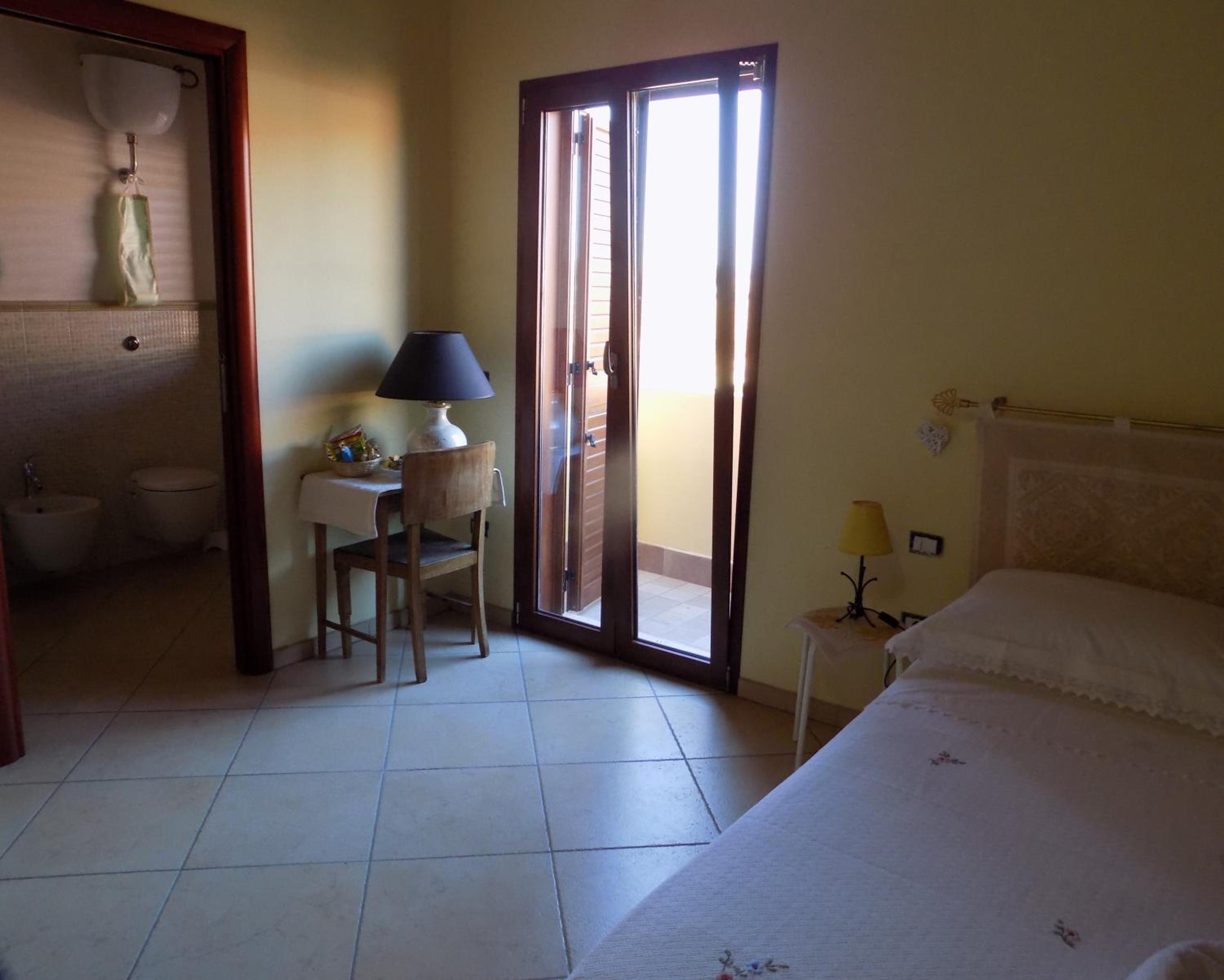 Double or Twin Room - Photo 10