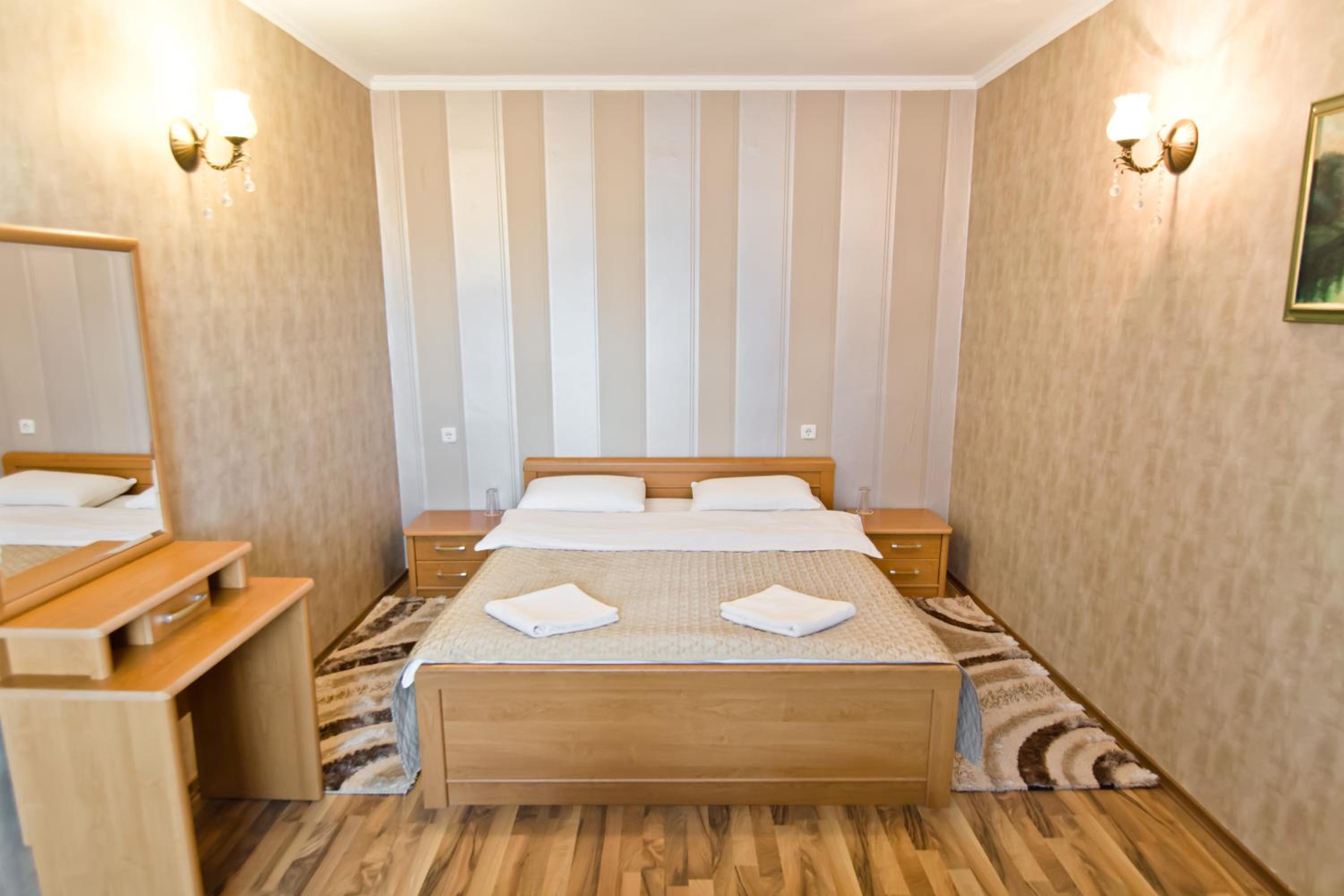 Double Room with Balcony (2 Adults + 1 Child) - Photo 1
