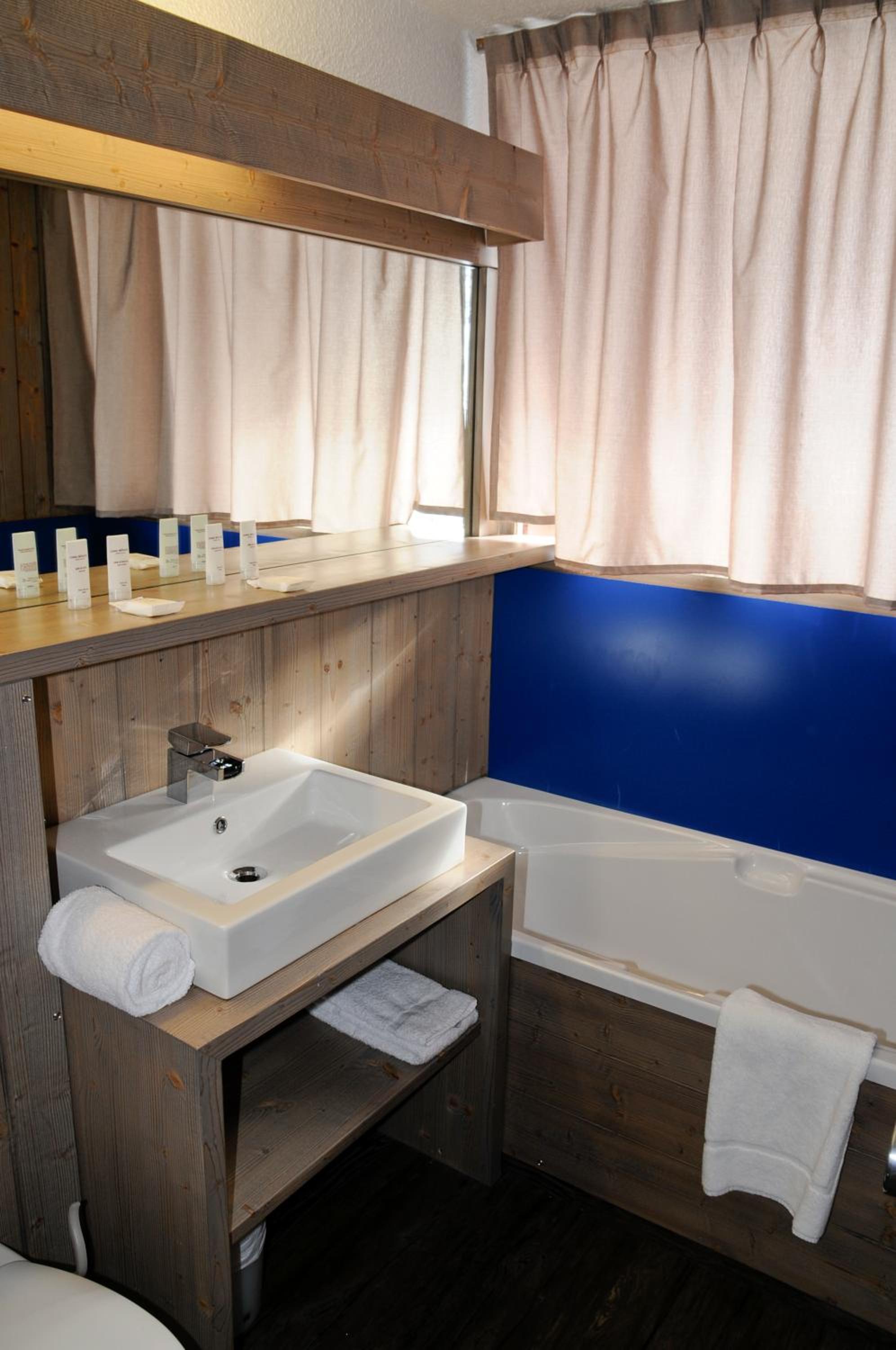 Double or Twin Room with Spa Access photo 2