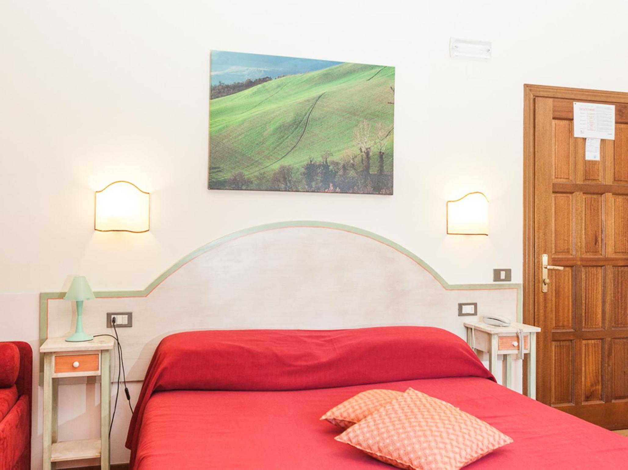 Standard Double or Twin Room - Photo 4