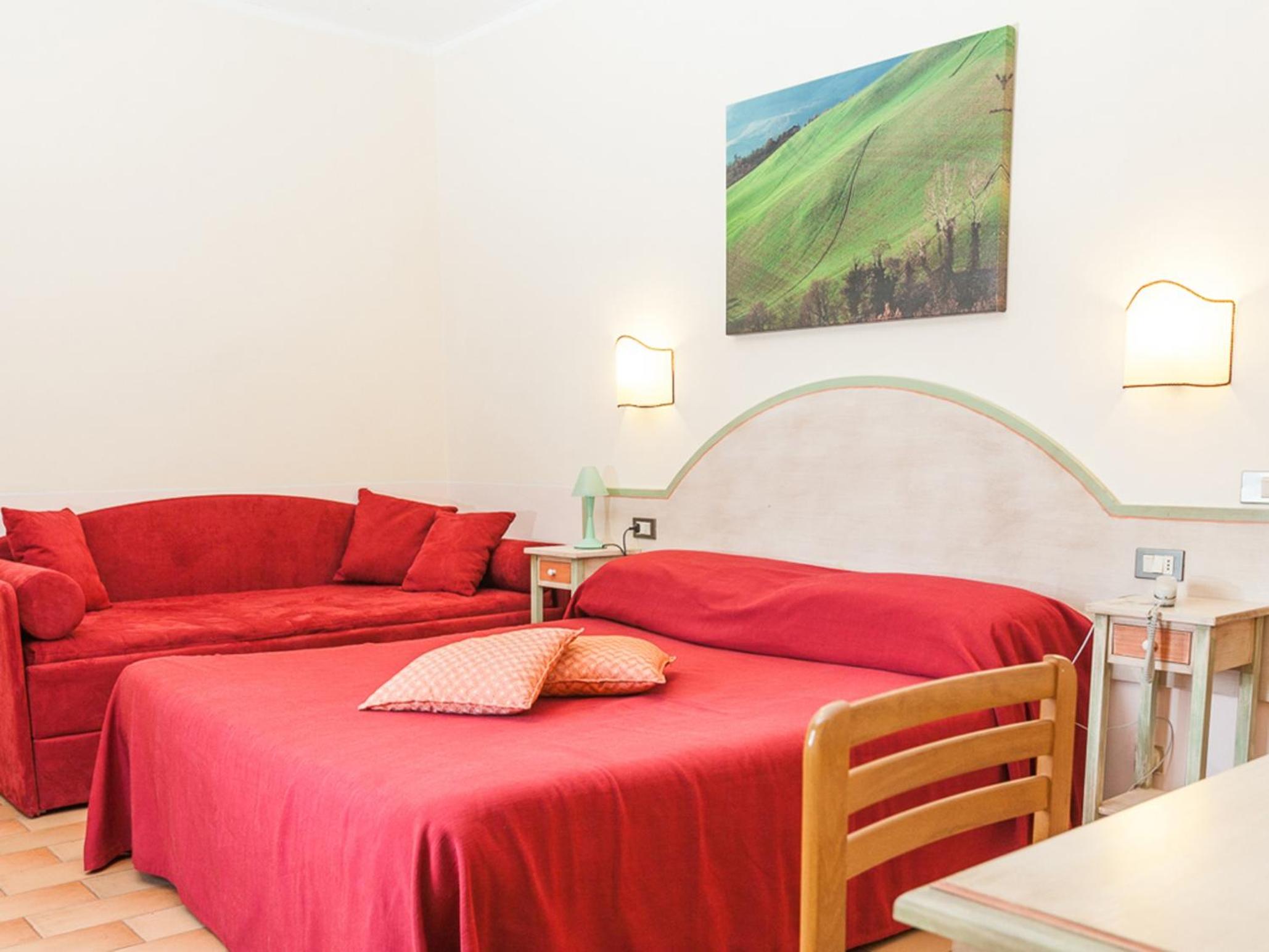 Standard Double or Twin Room - Photo 5