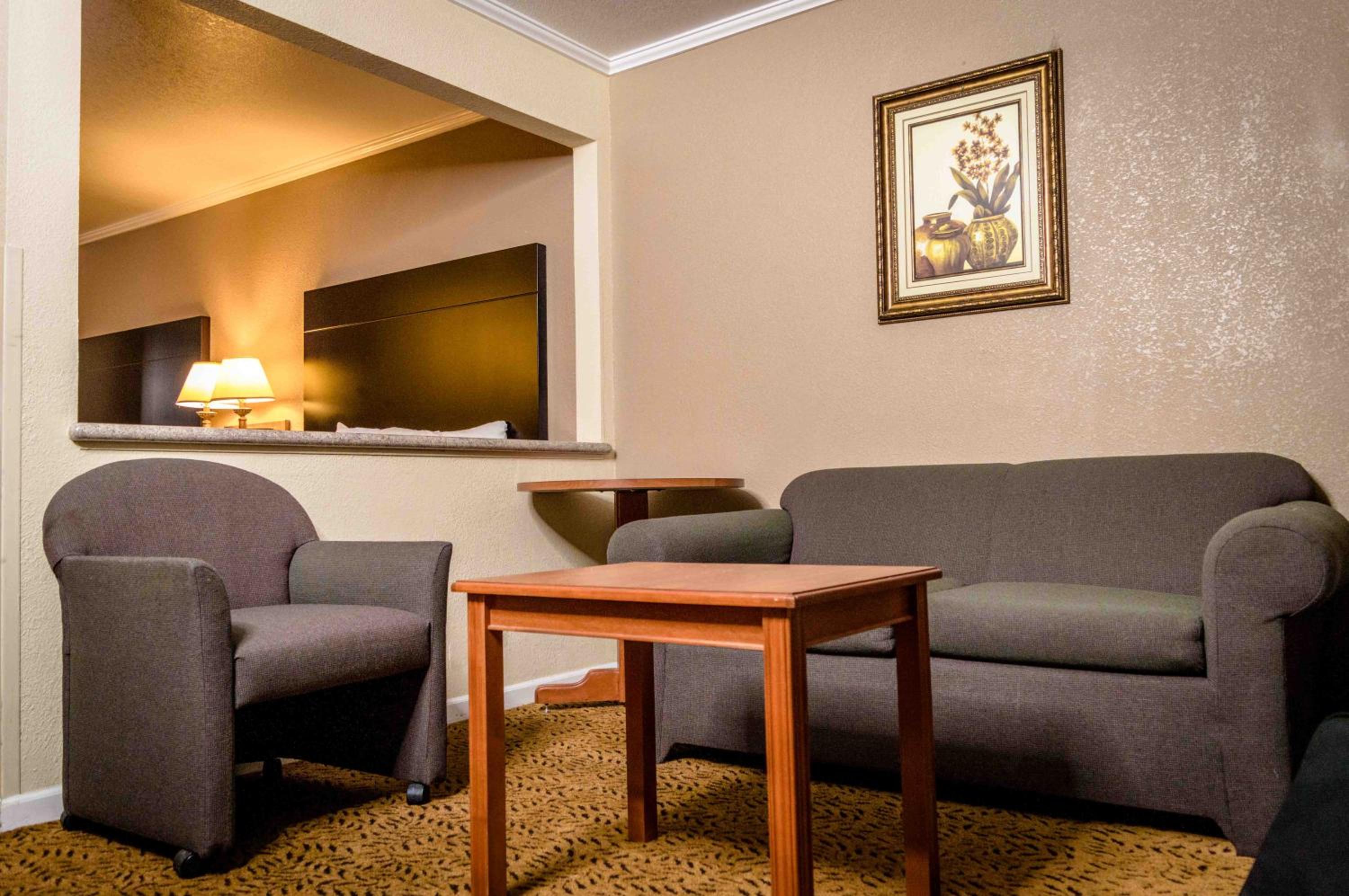 Two Queen Suite - Photo 1
