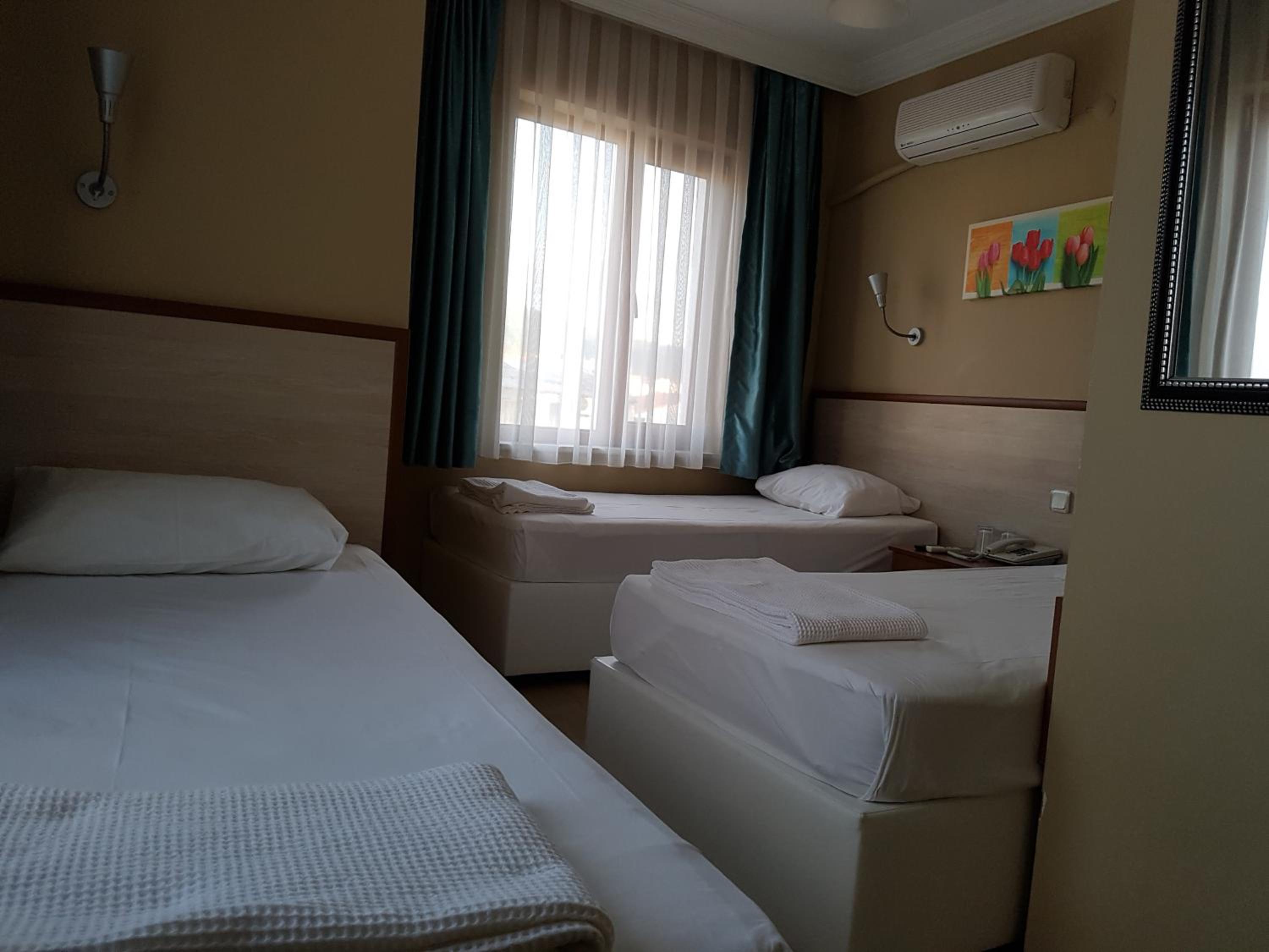 Triple Room - Photo 9
