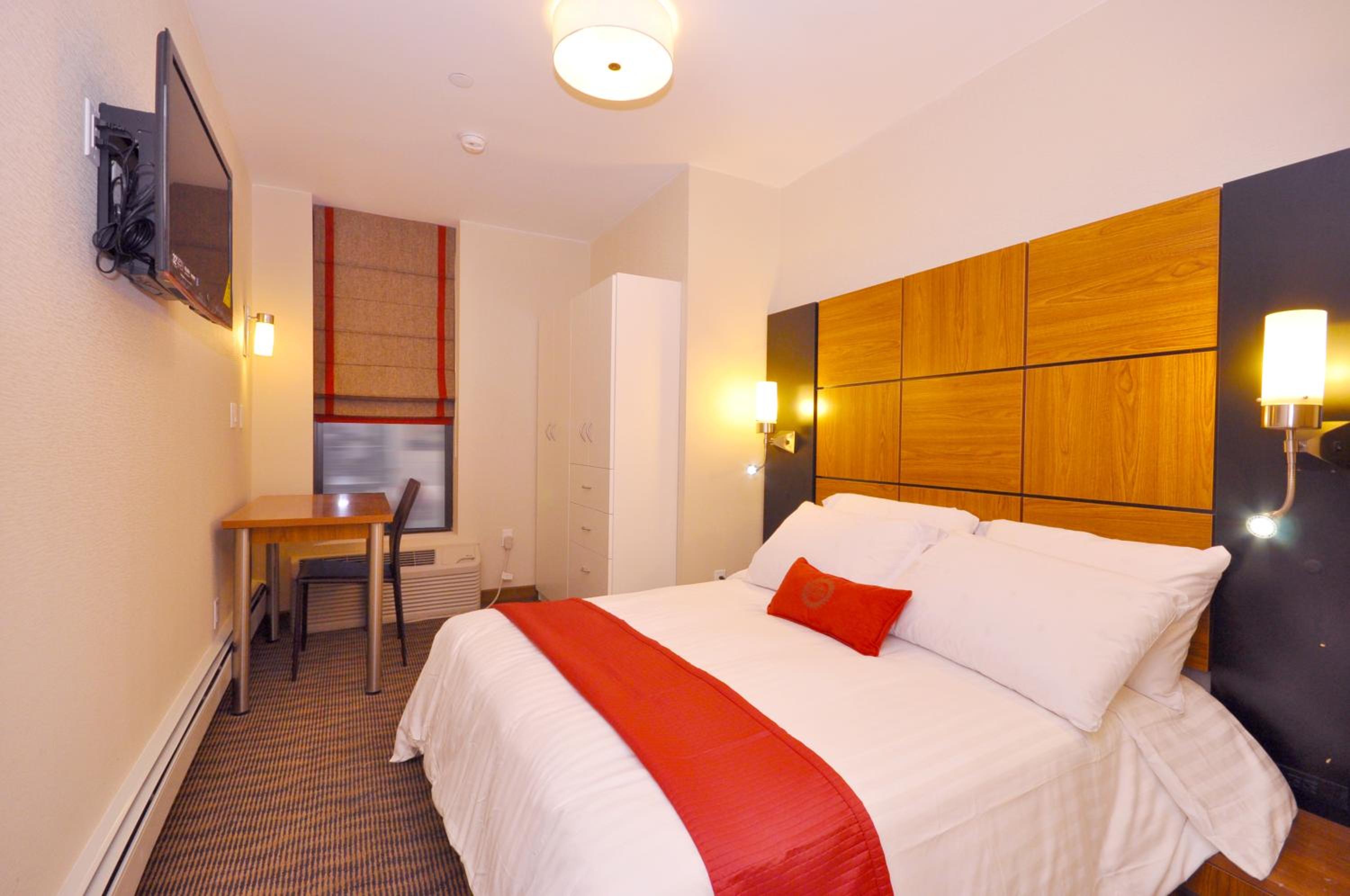 Deluxe Queen Room photo 1