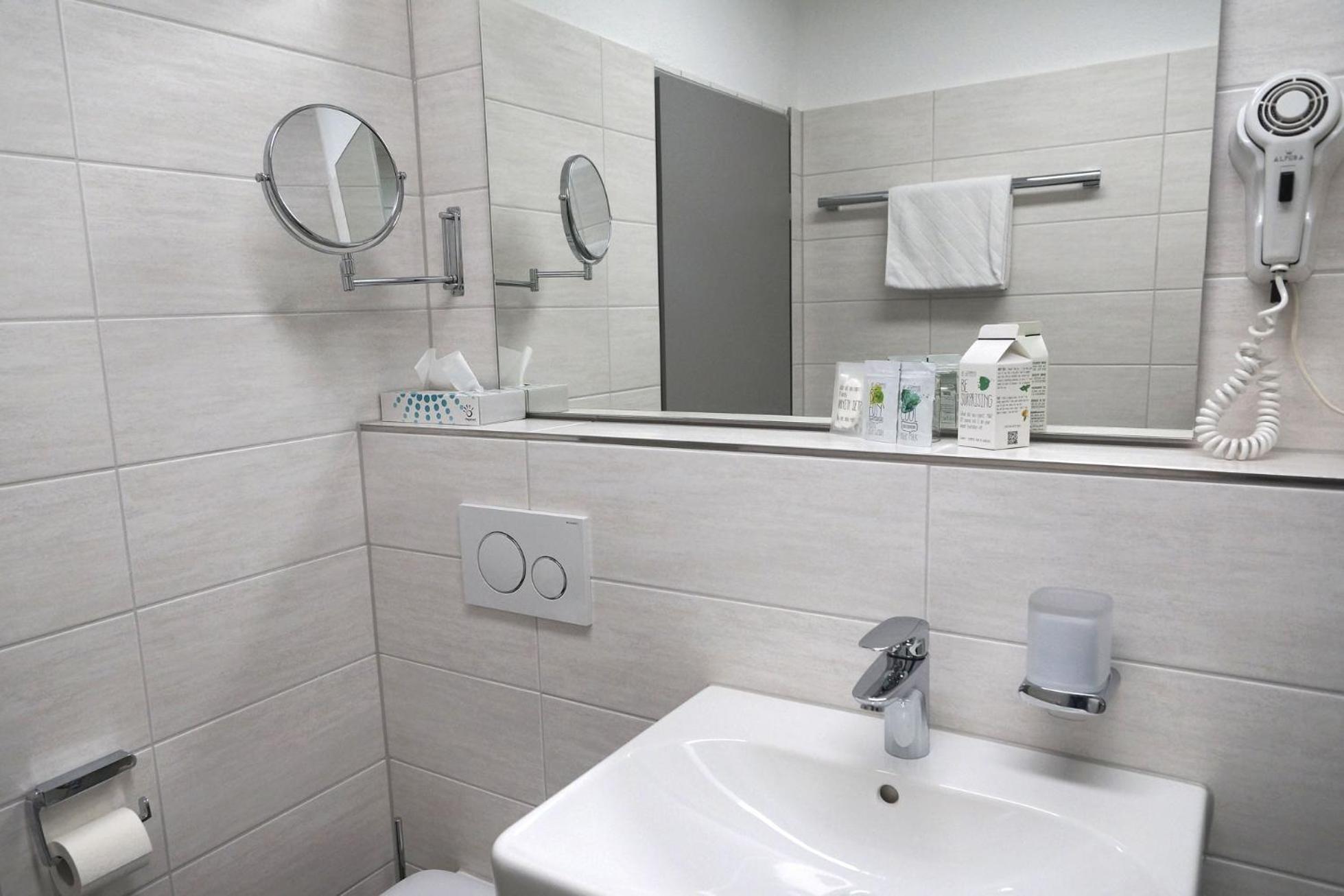 Single Room photo 2