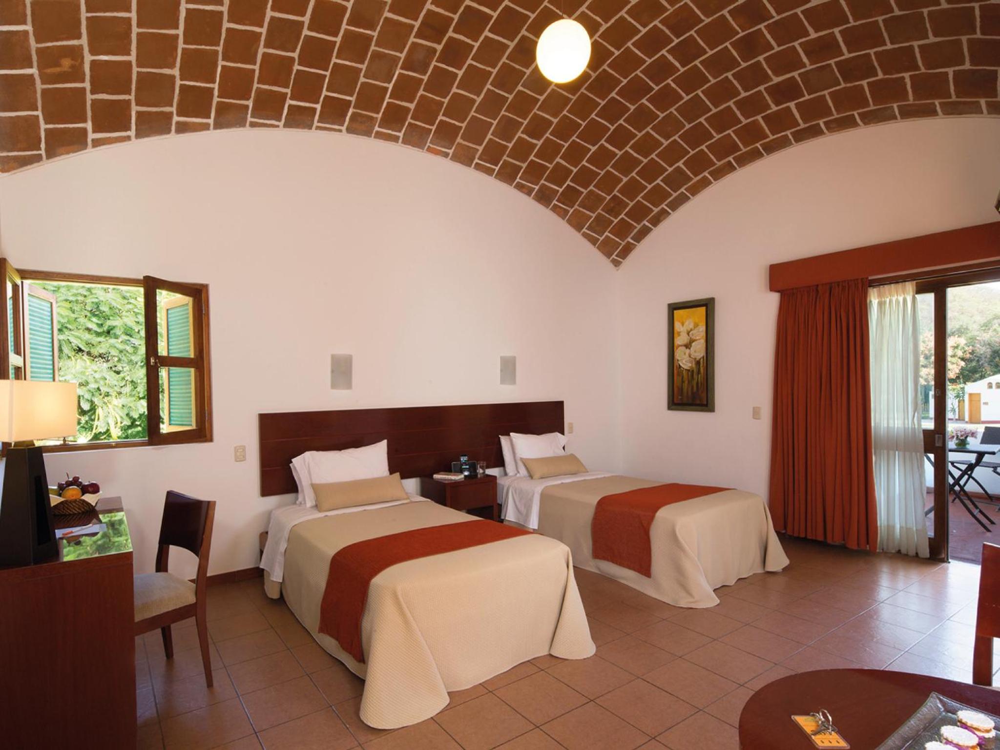 Standard Twin Room - Photo 1