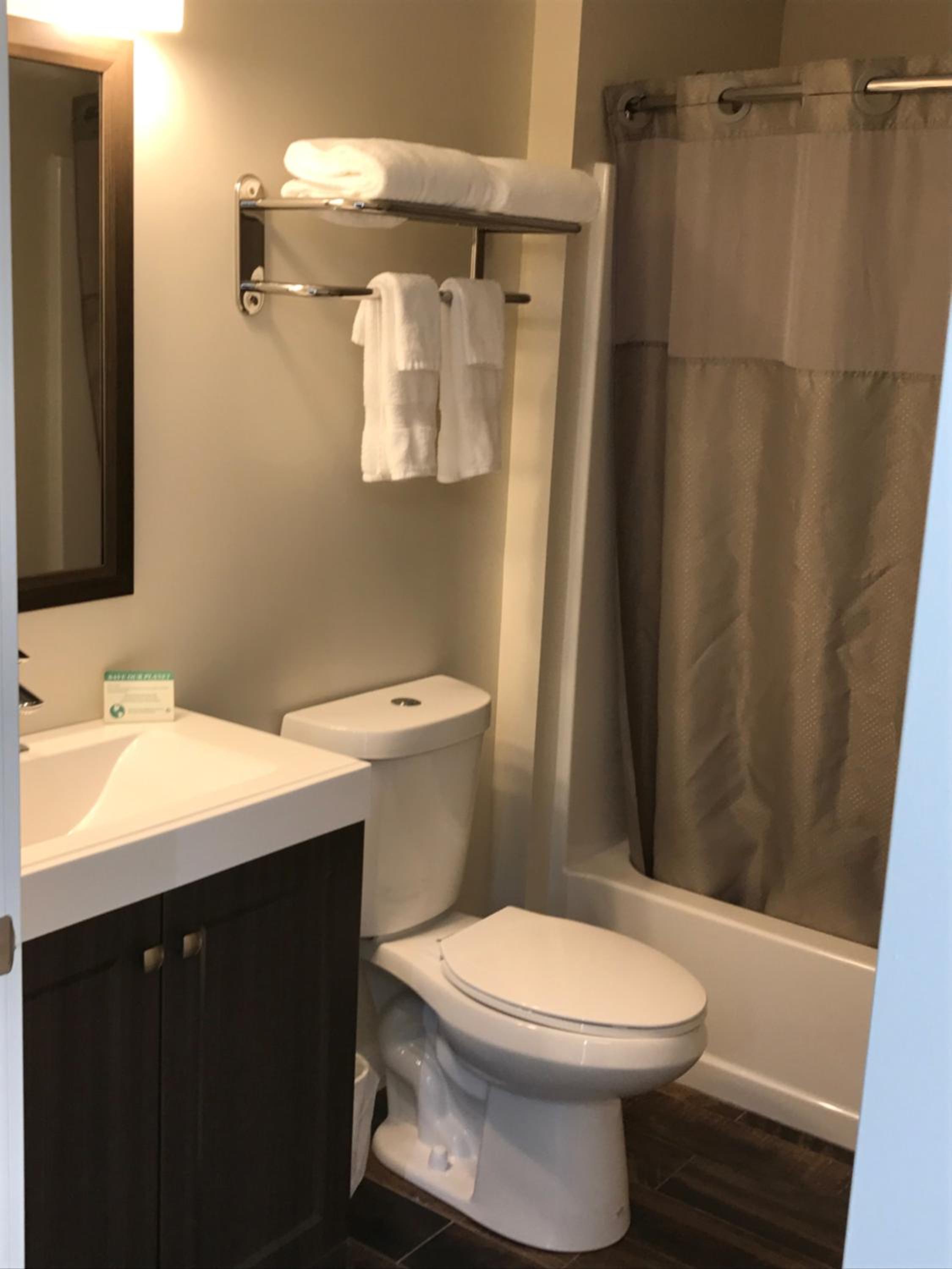 Standard Queen Room photo 2