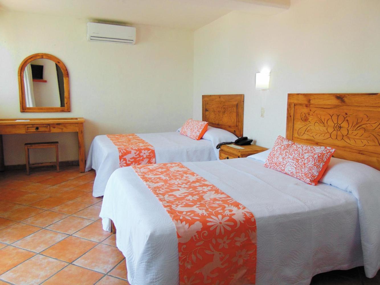 Standard Double Room with Two Double Beds - Photo 2