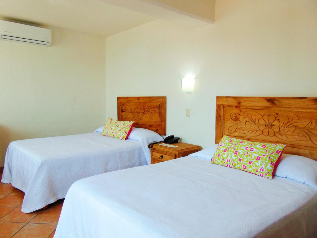 Standard Double Room with Two Double Beds - Photo 9