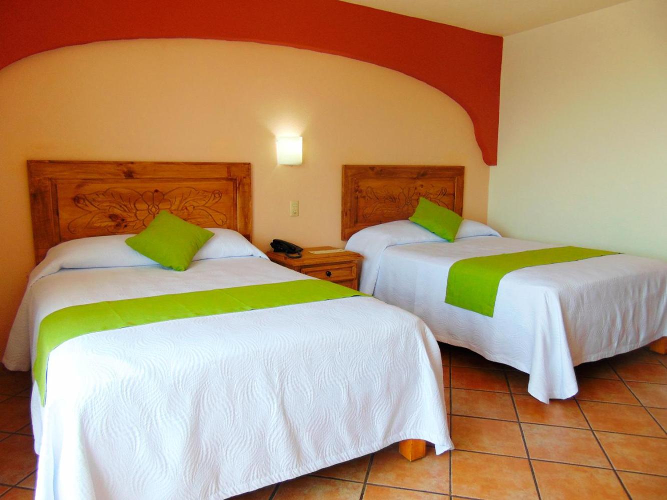 Double Room with Two Double Beds and Ocean View - Photo 18