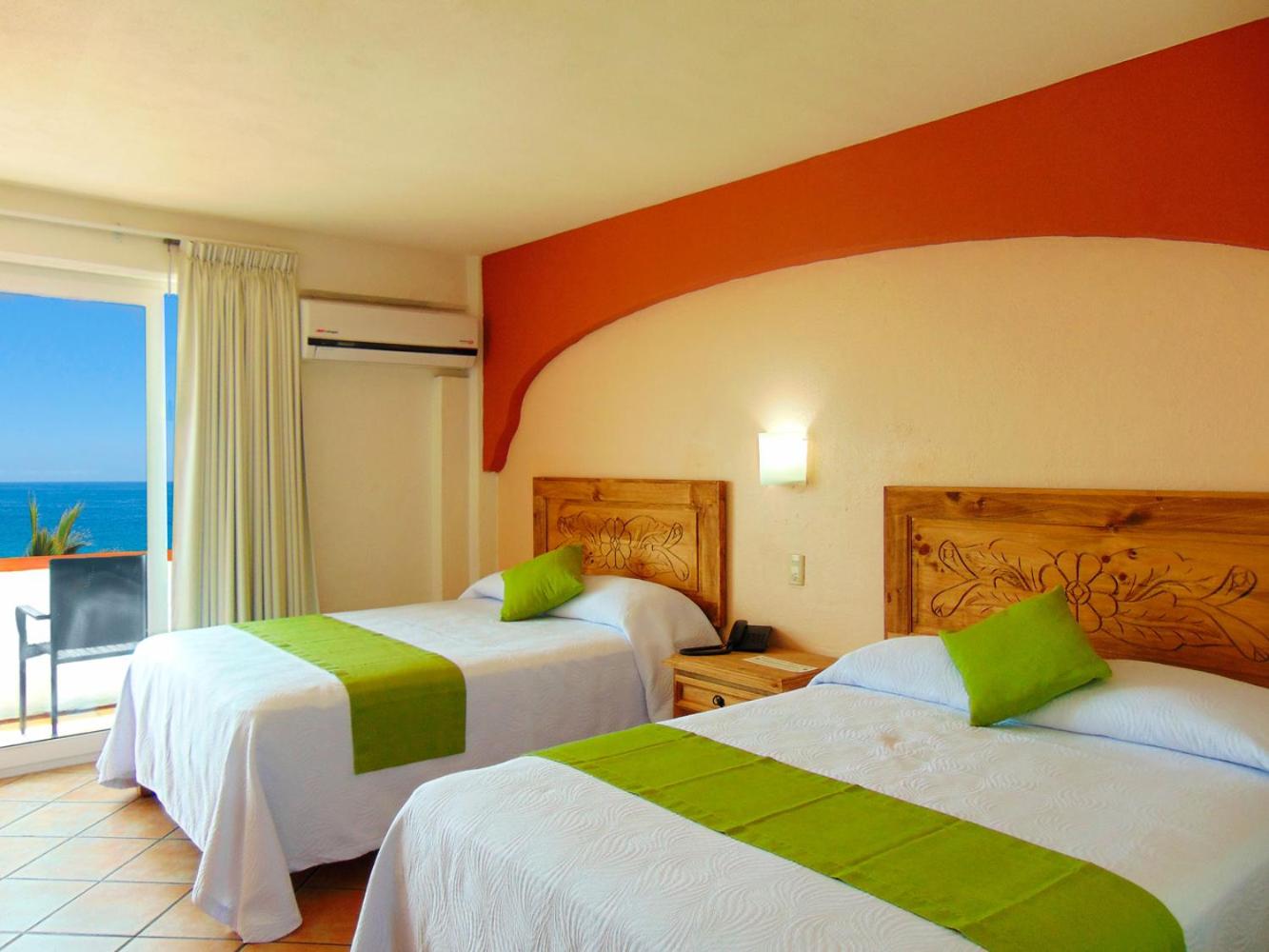 Double Room with Two Double Beds and Ocean View - Photo 20
