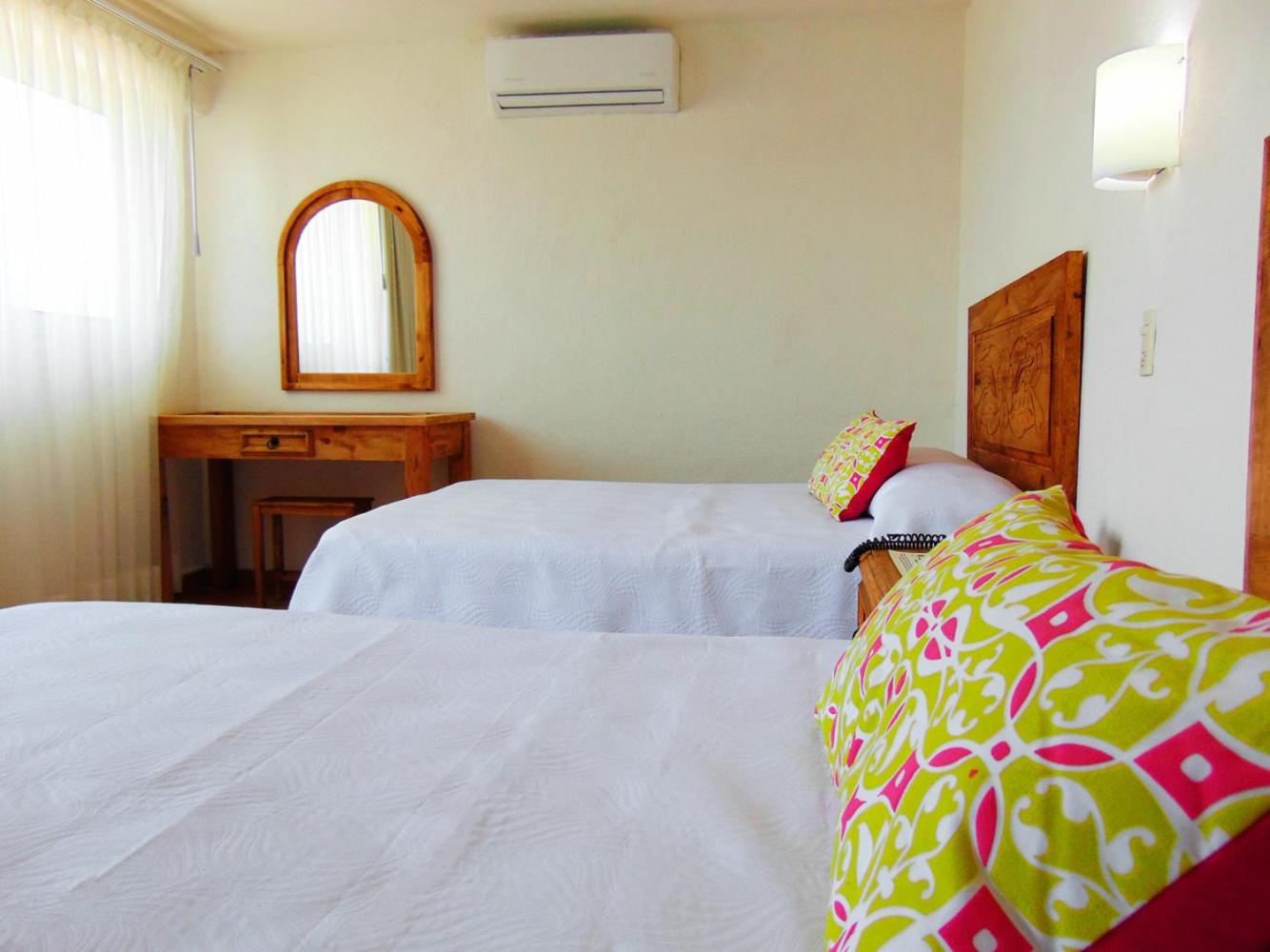 Standard Double Room with Two Double Beds - Photo 5