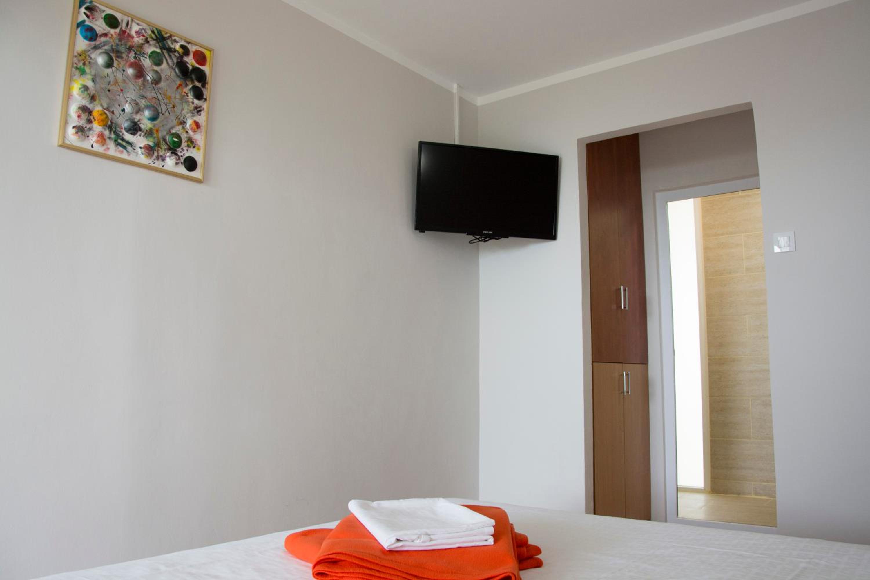 Twin Room with Sea View - Photo 9