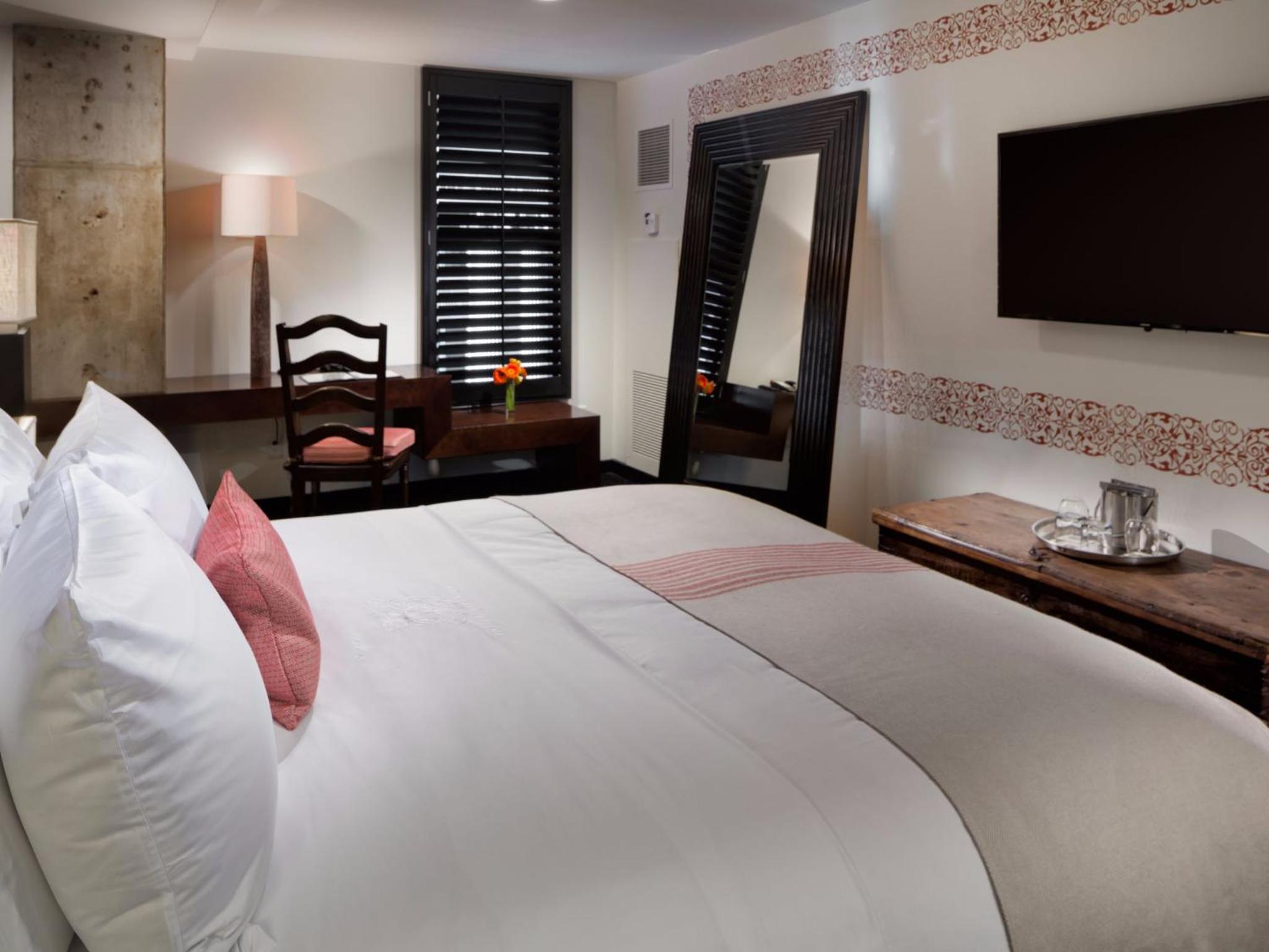 King Room with City View - Photo 5