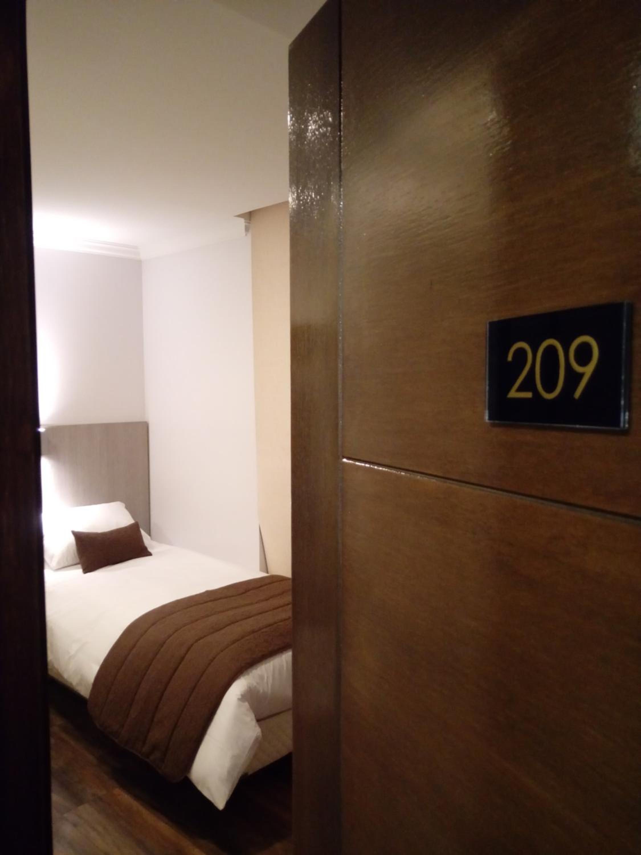 Single Room photo 2