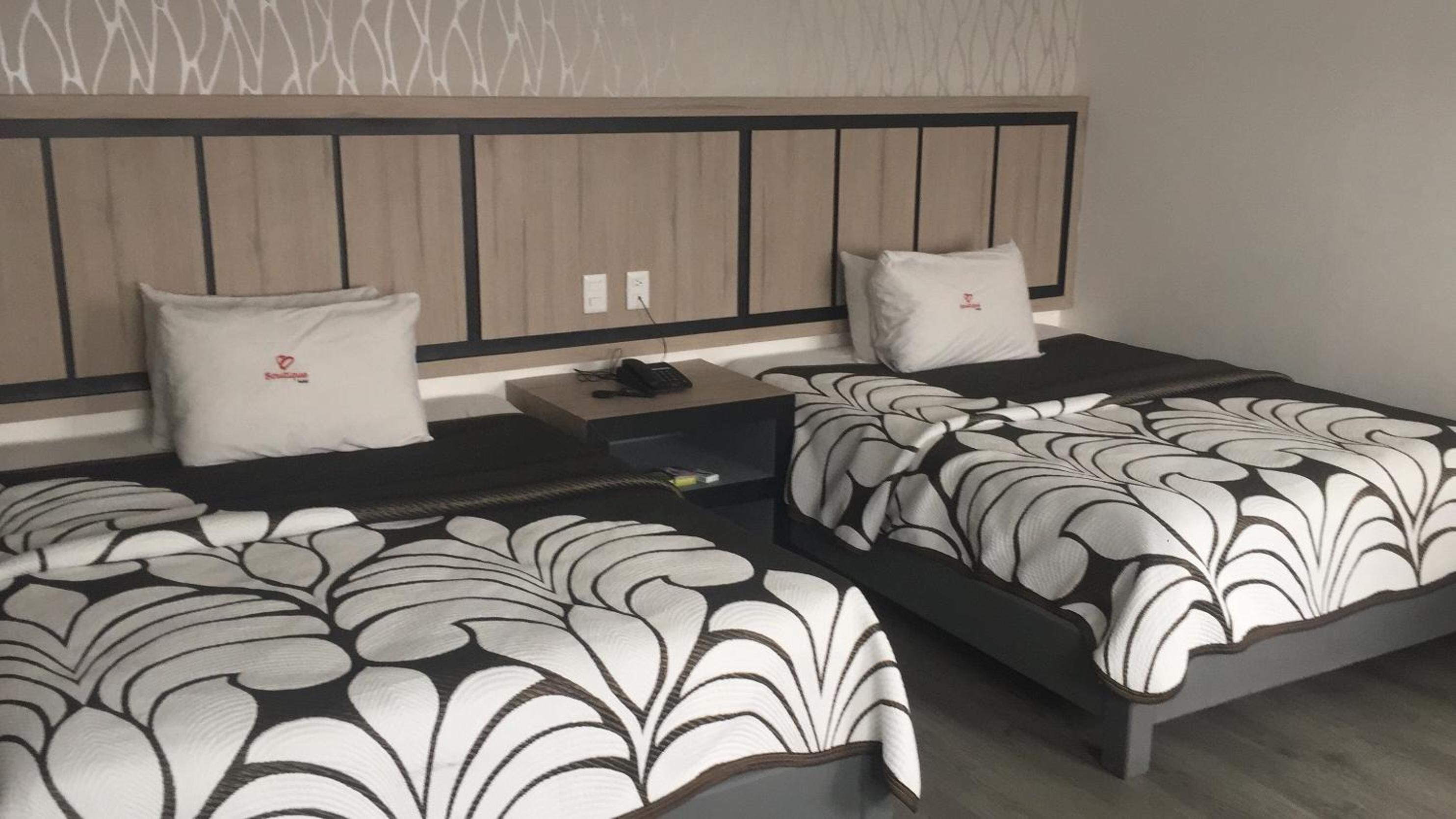 Queen Room photo 3