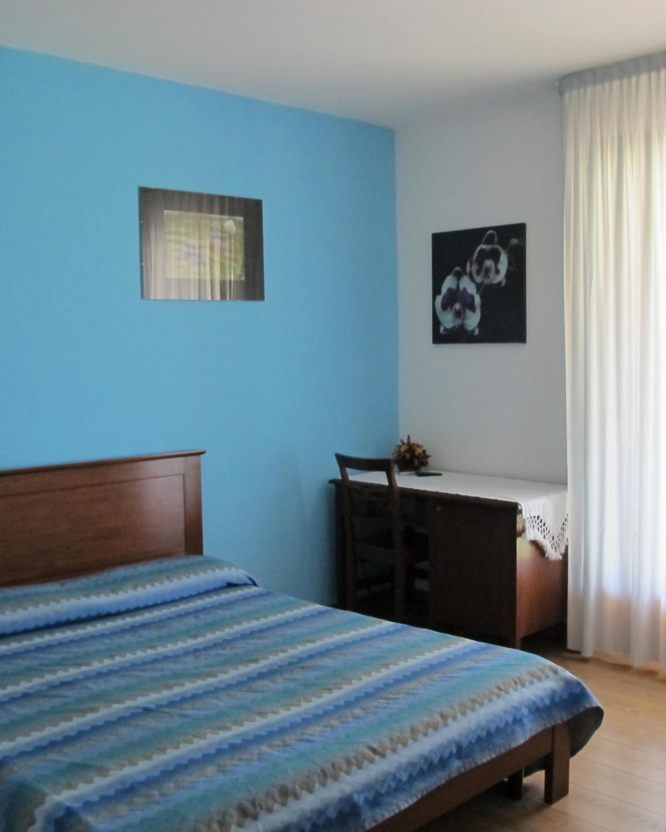 Double Room (1 Adult) - Photo 4