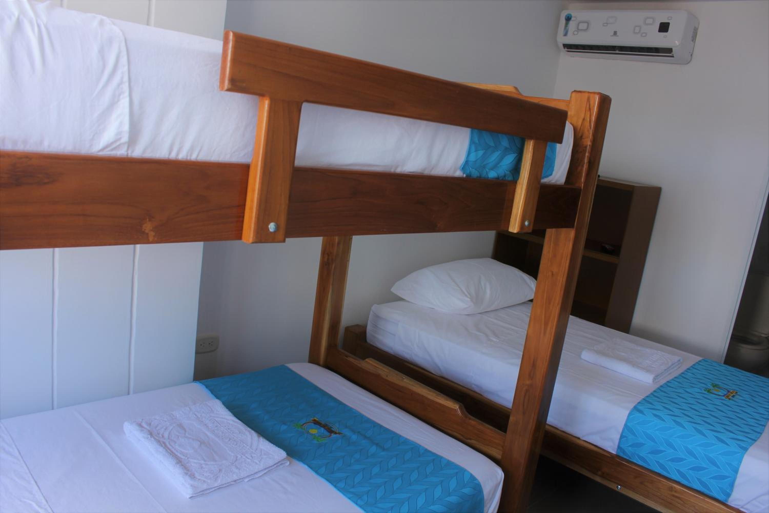 Quadruple Room with Private Bathroom photo 1