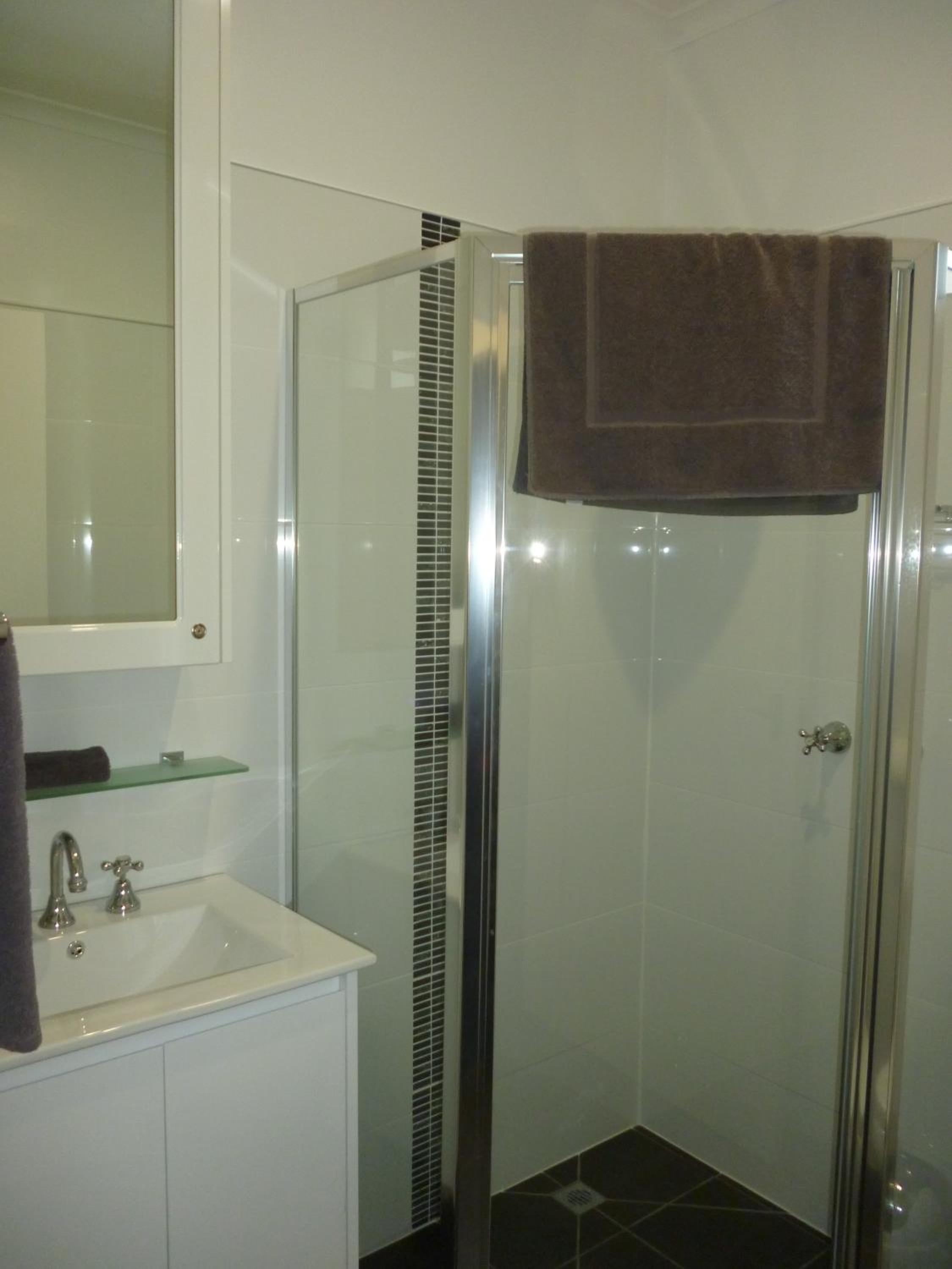 Standard Queen Room photo 3