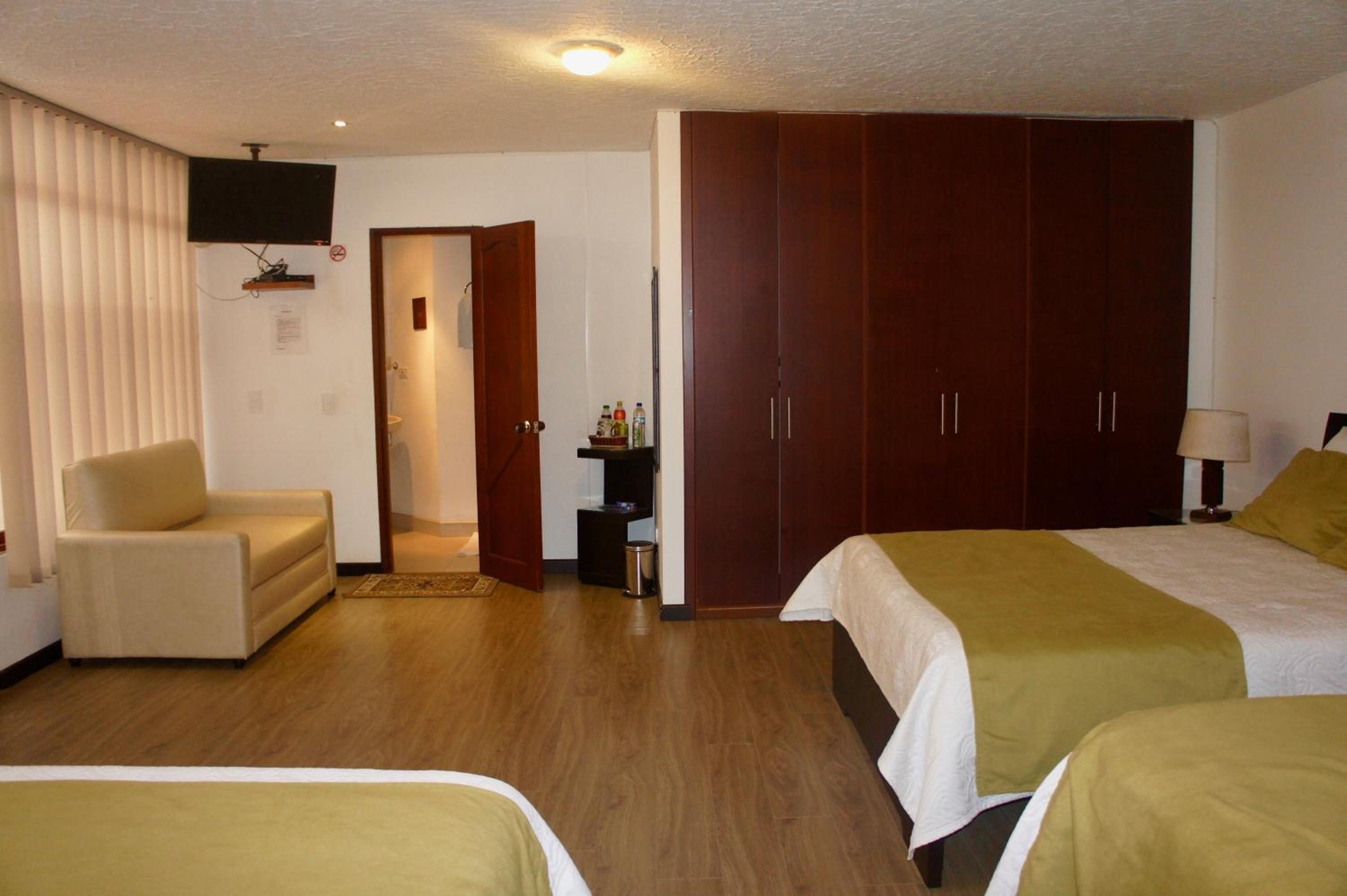 Deluxe Family Room photo 1