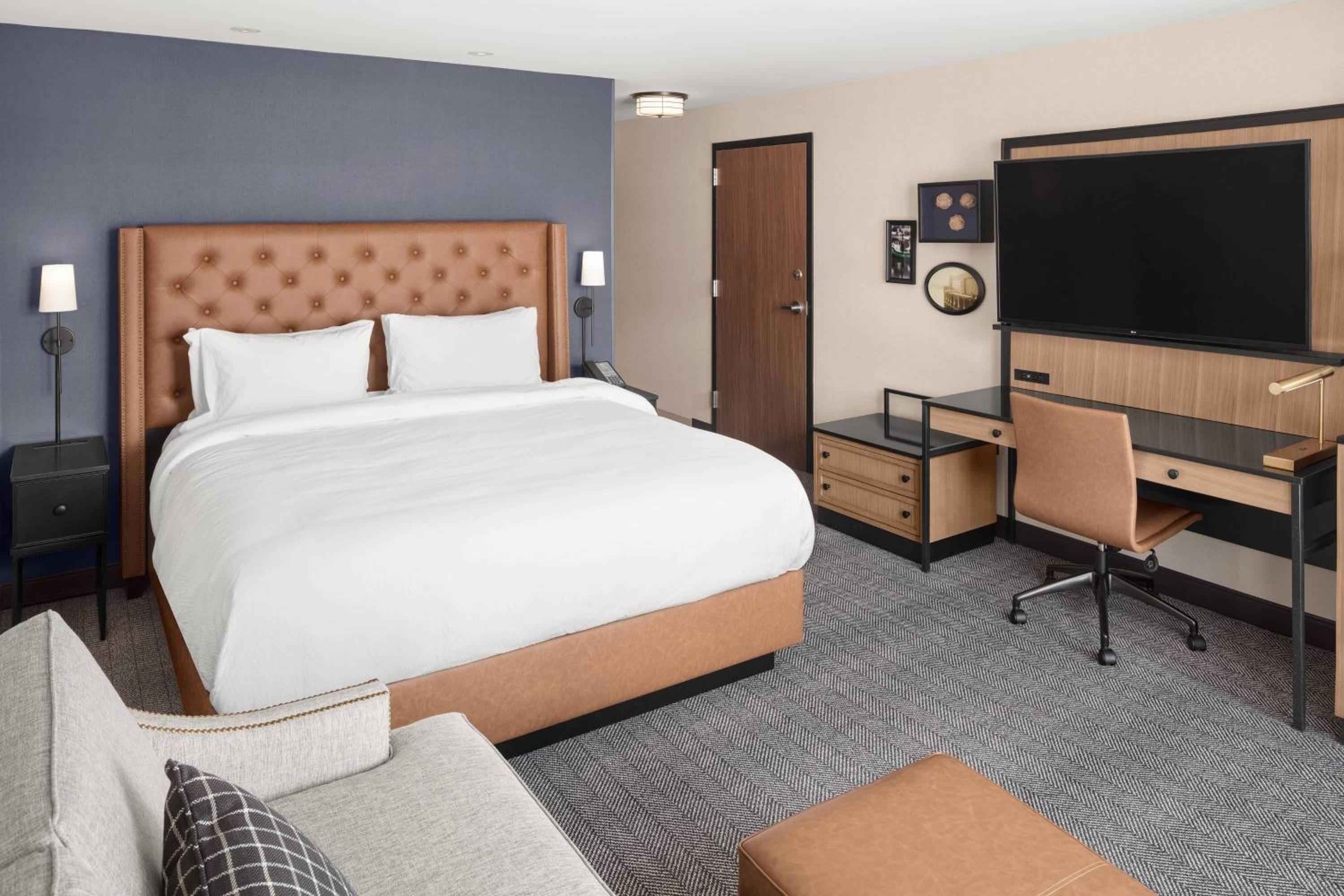 King Room with Sofa Bed