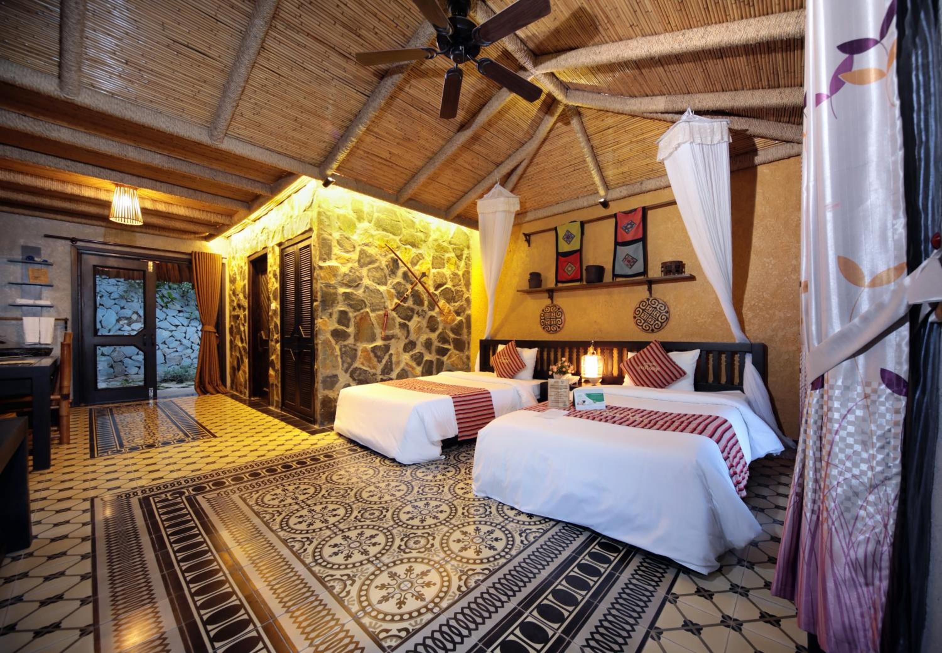 Deluxe Twin Room with Field View photo 3