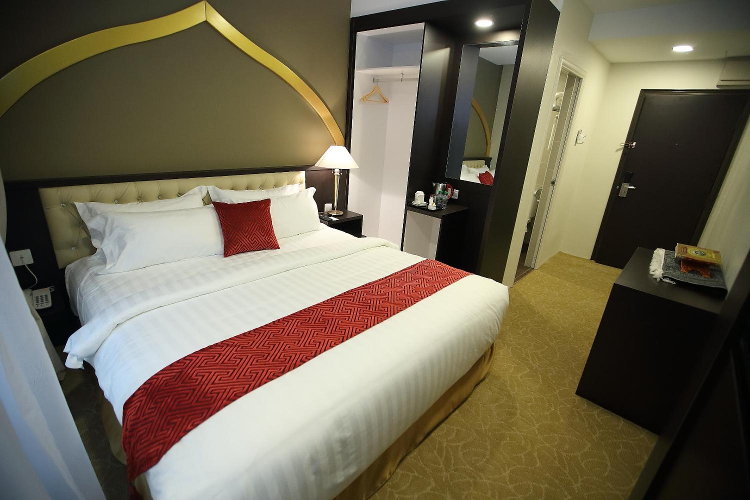 Standard King Room - Photo 2