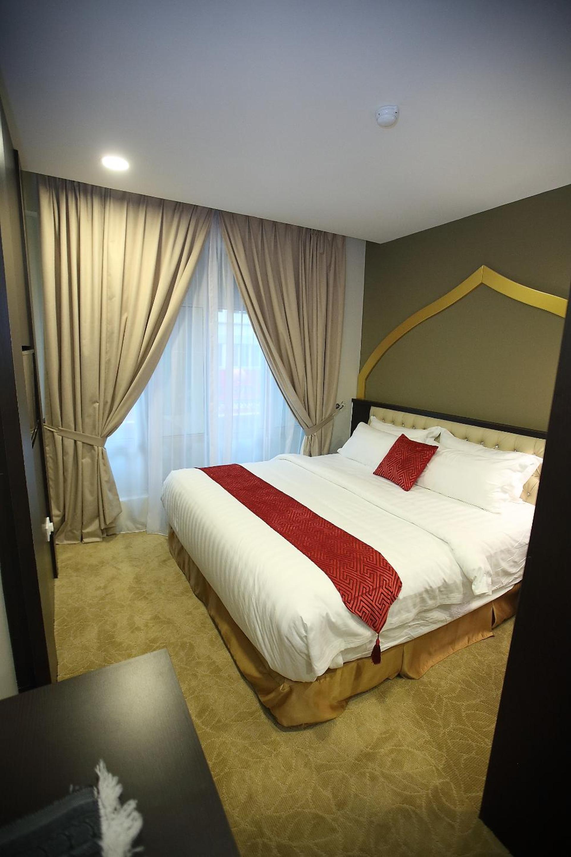 Standard King Room - Photo 1