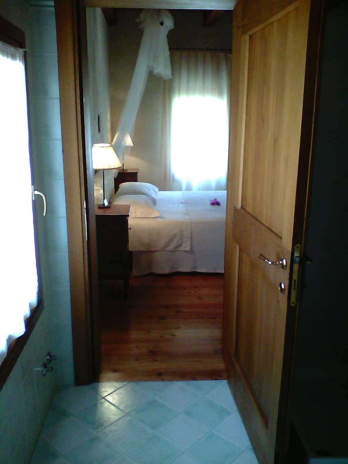 Double or Twin Room photo 3