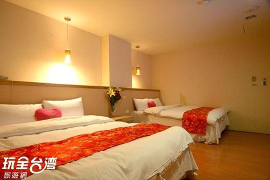 Special Offer - Triple no window Room with Sun Moon Lake boat ticket photo 3