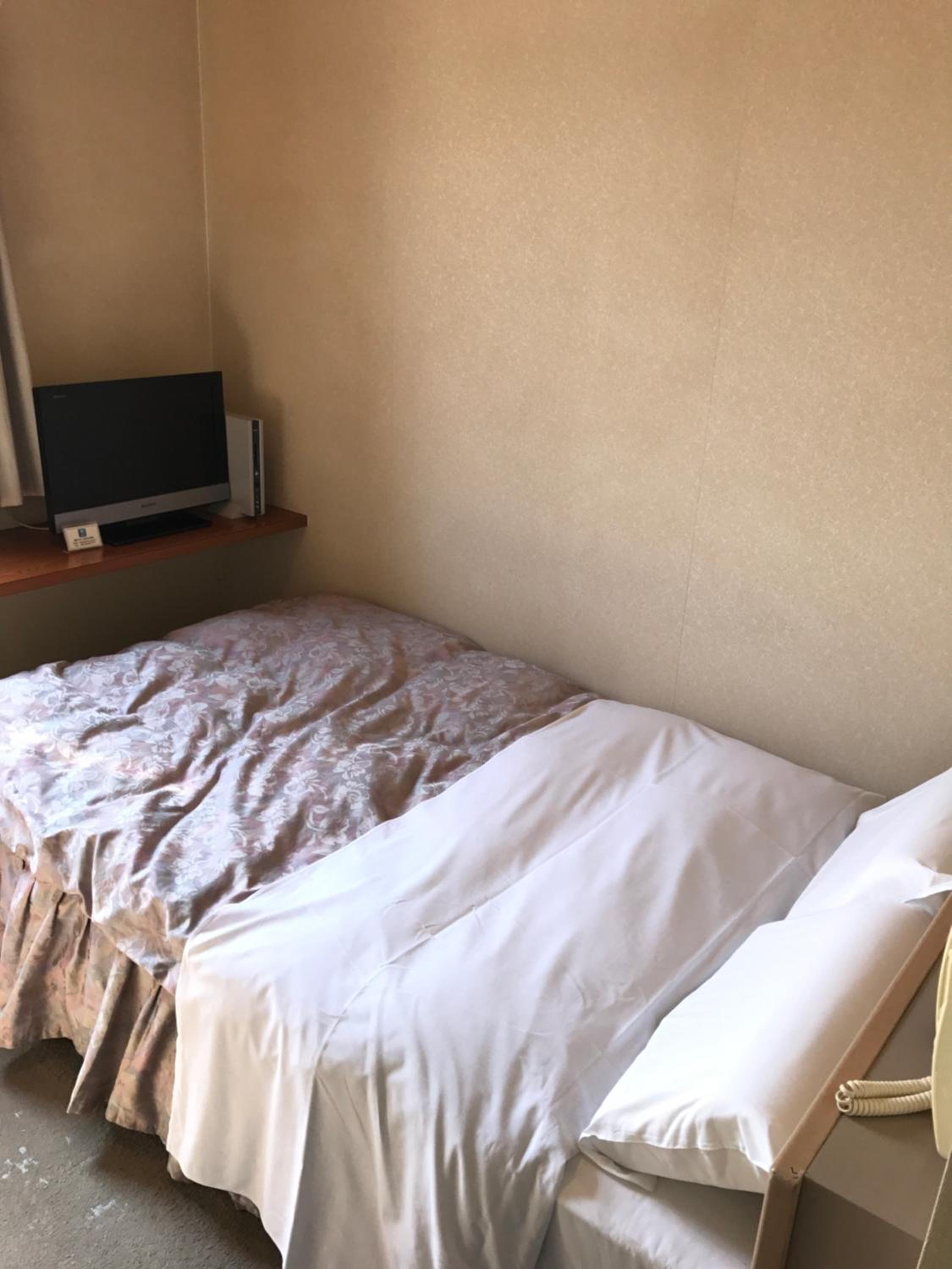 Single Room - Non-Smoking photo 3