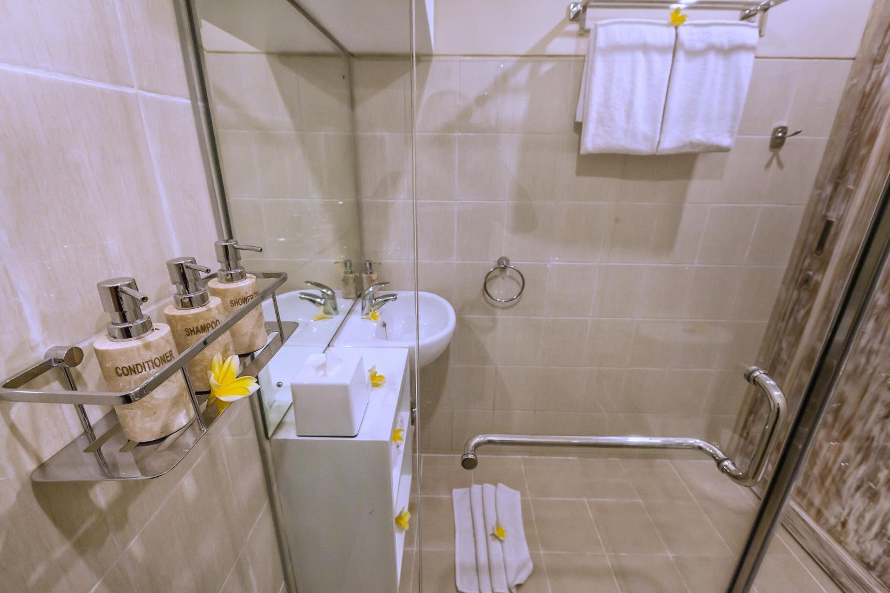 Suite with Pool Access  - Photo 7