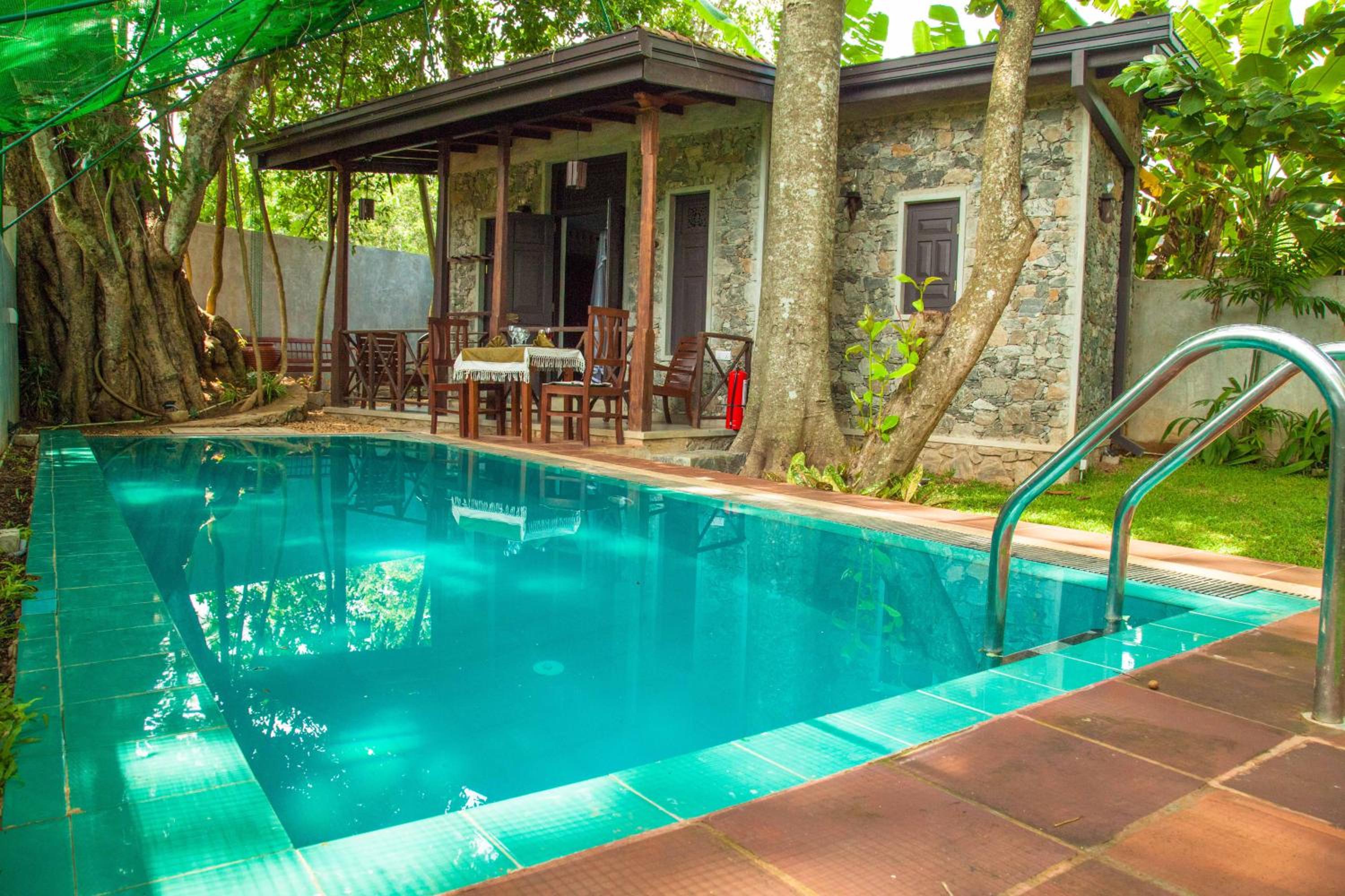 Honeymoon Suite with Private Pool