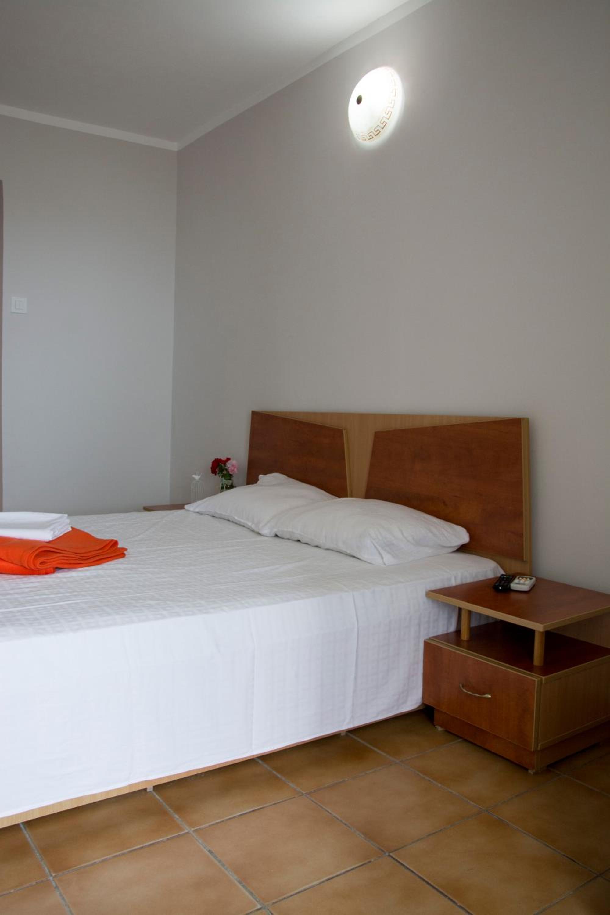 Twin Room with Sea View - Photo 14