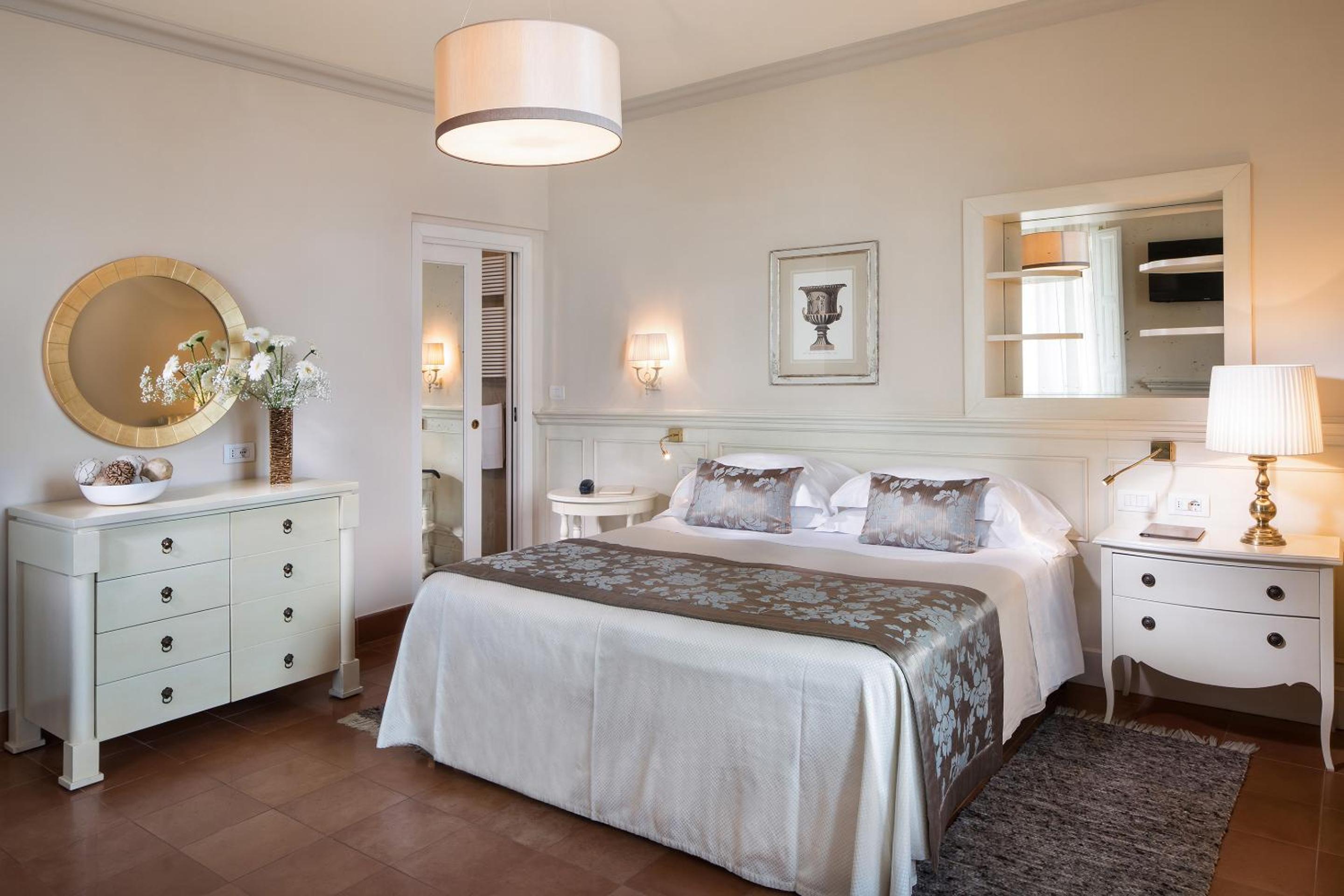 Double or Twin Room with Sea View - Photo 1