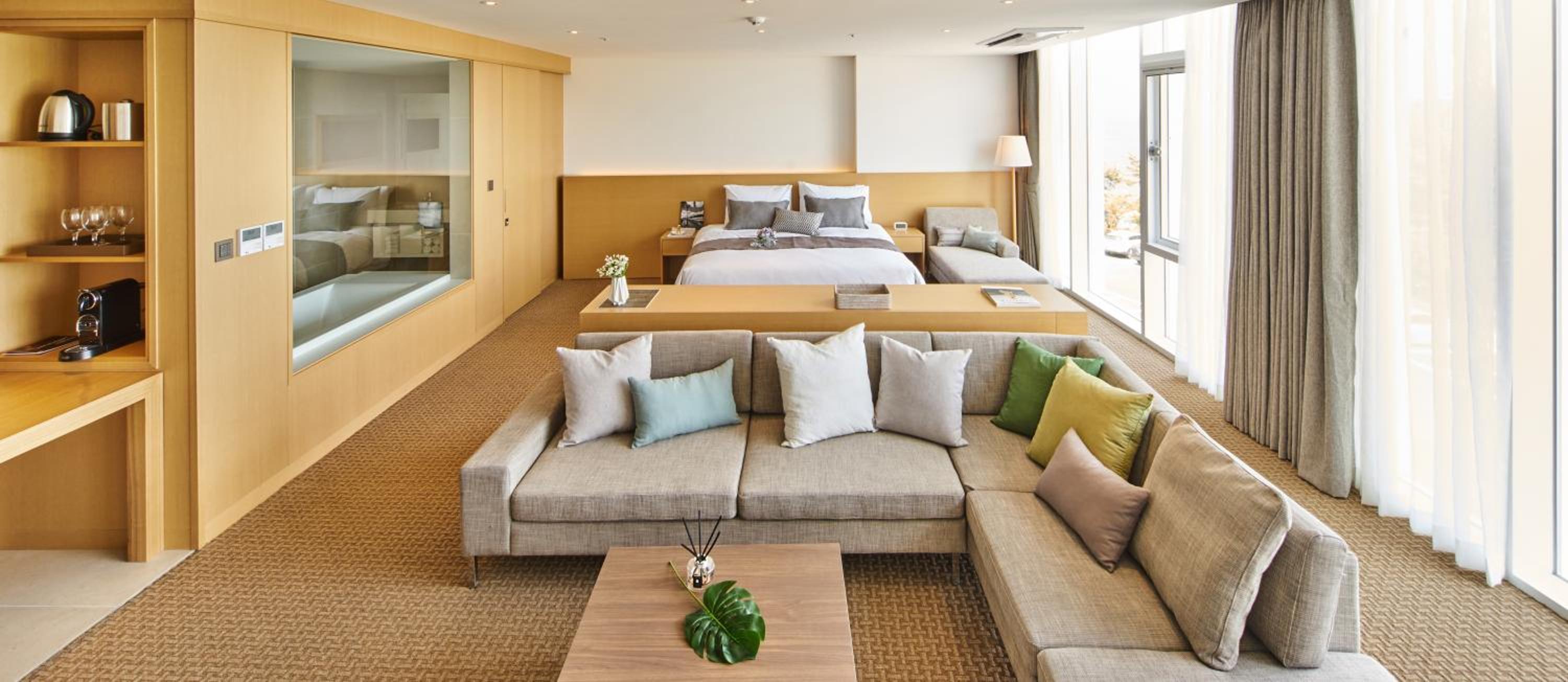 Junior Suite with Ocean View photo 2