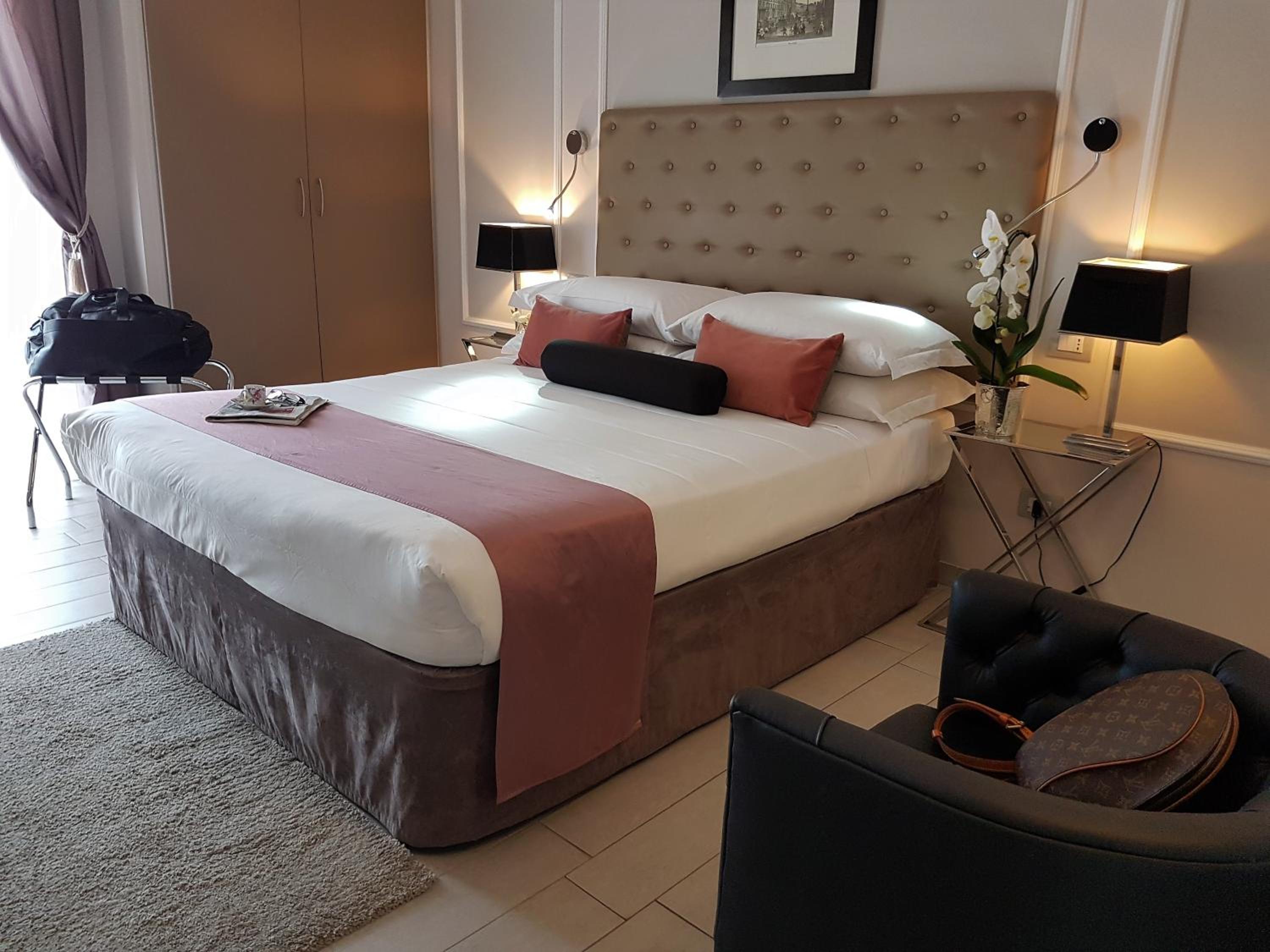 Double Room with Balcony photo 3