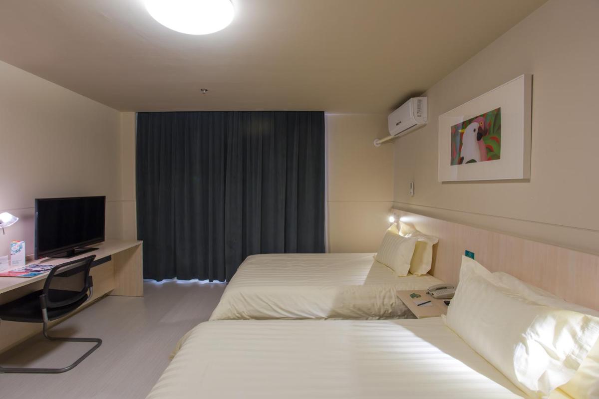Standard Twin Room B - Photo 3