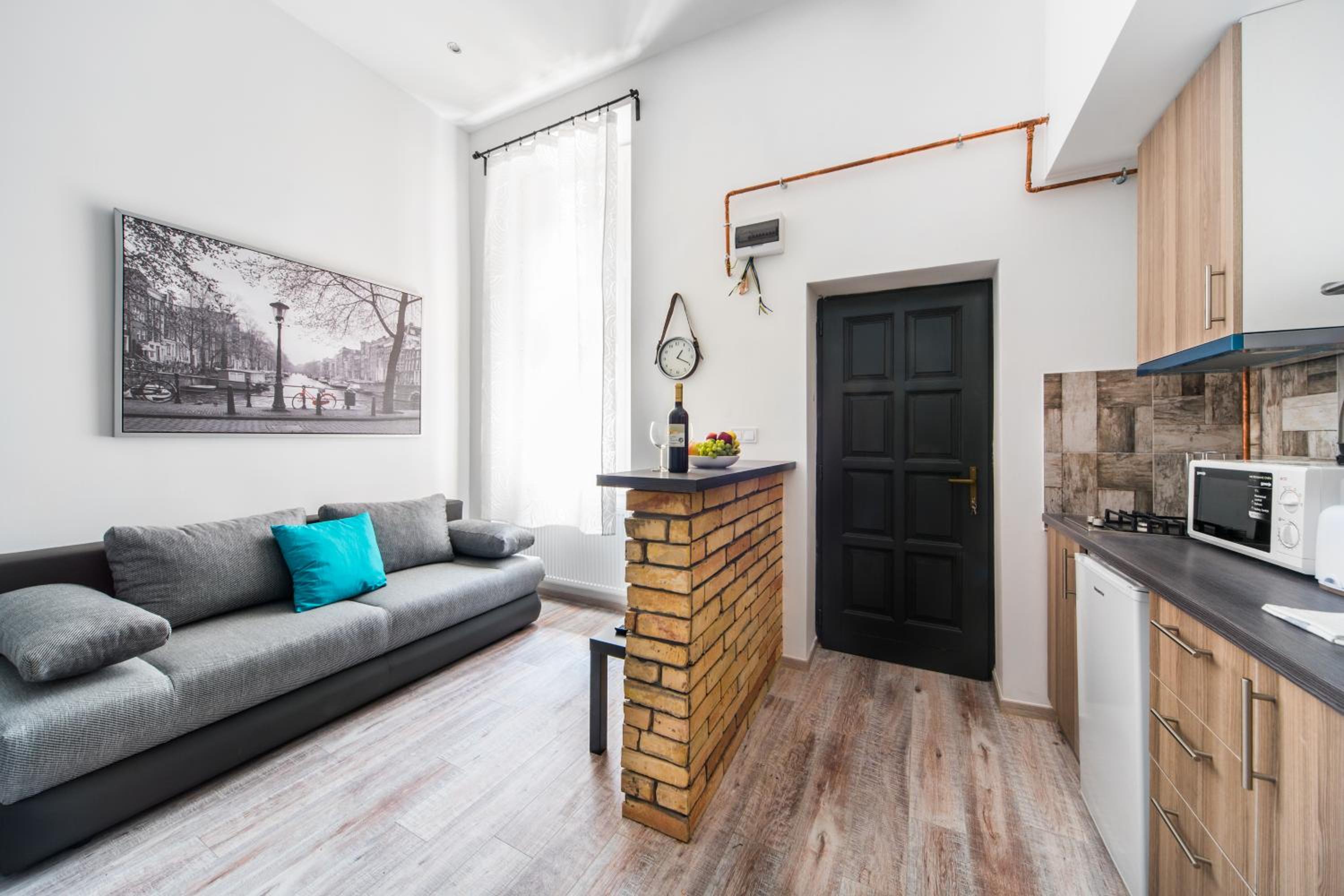 One-Bedroom Apartment