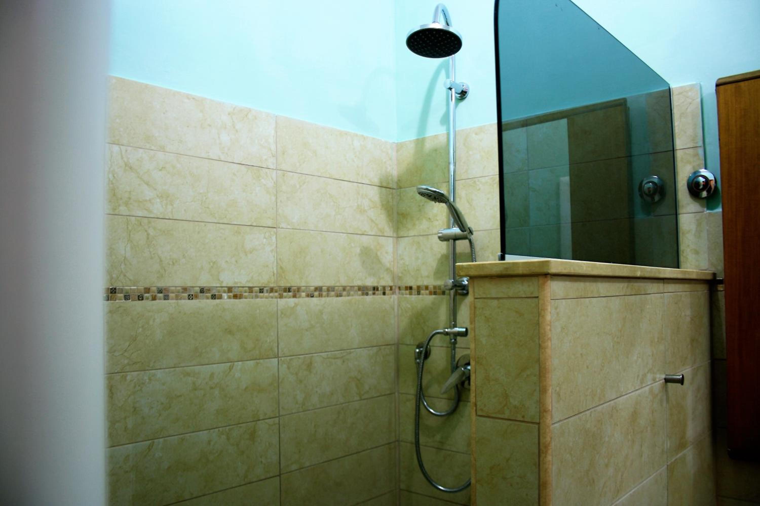 Deluxe Quadruple Room (Via Teobaldi, 2) - Photo 9