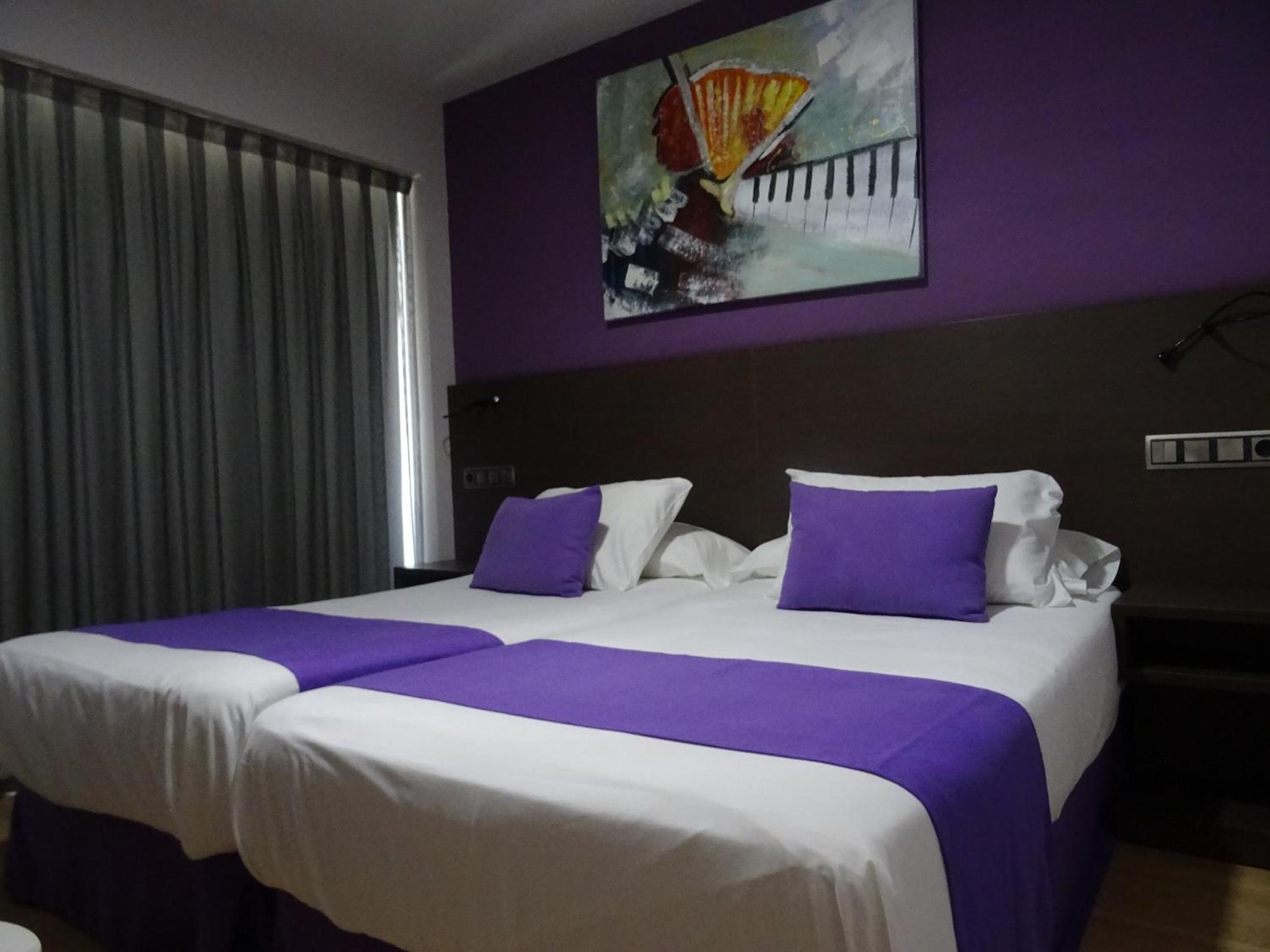 Standard Double Room photo 2