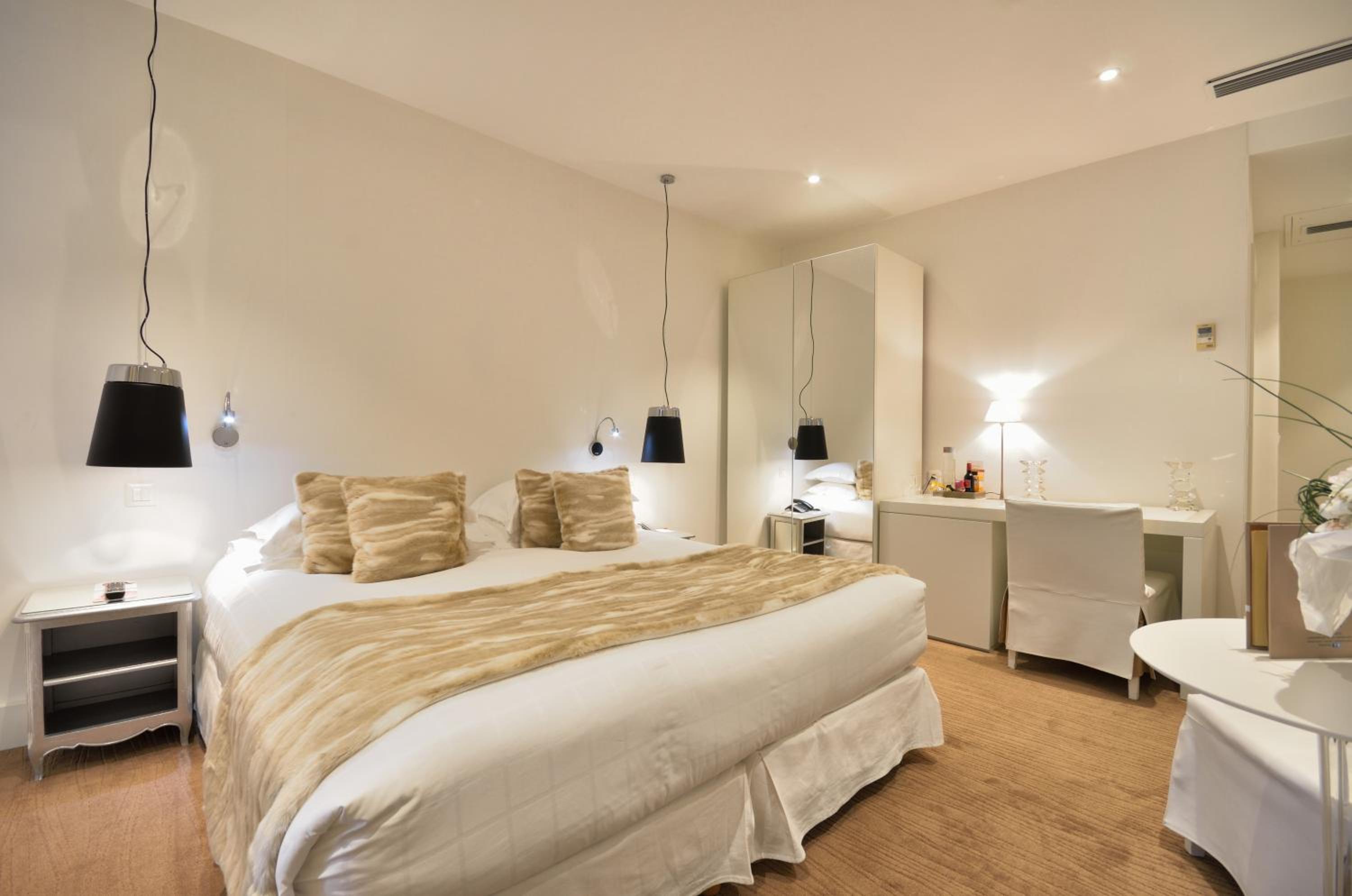 The Superior room