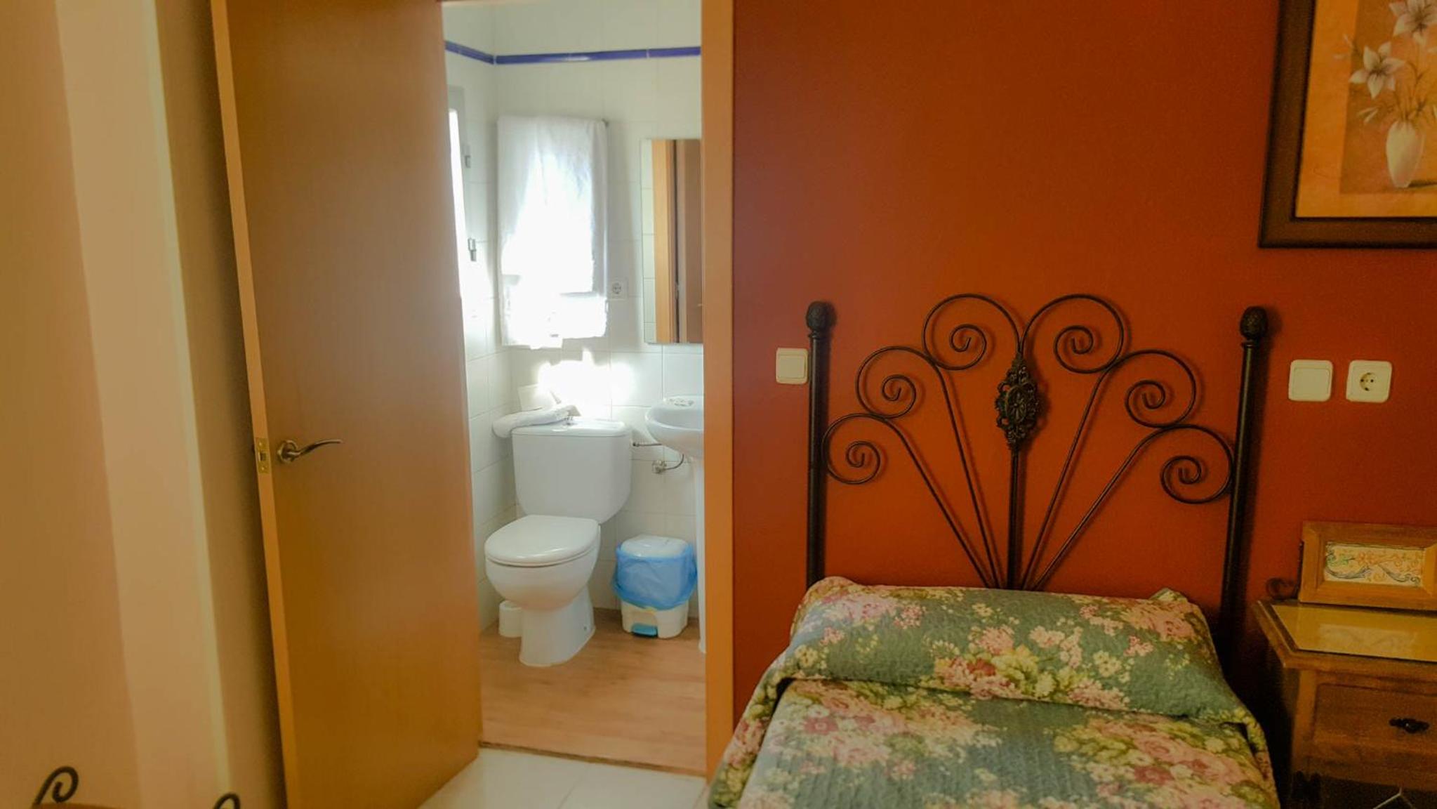Double or Twin Room - Photo 2