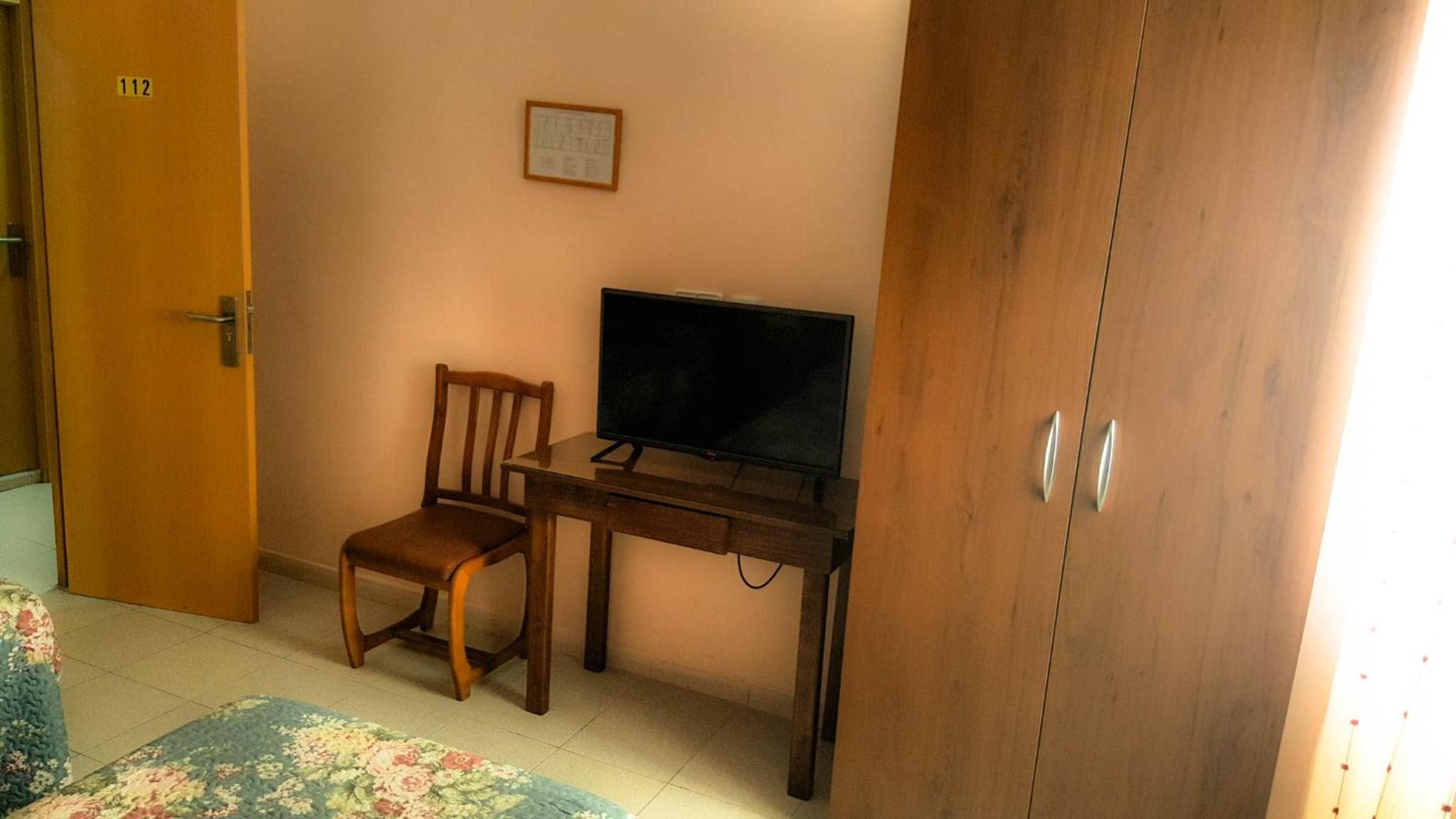 Double or Twin Room - Photo 7